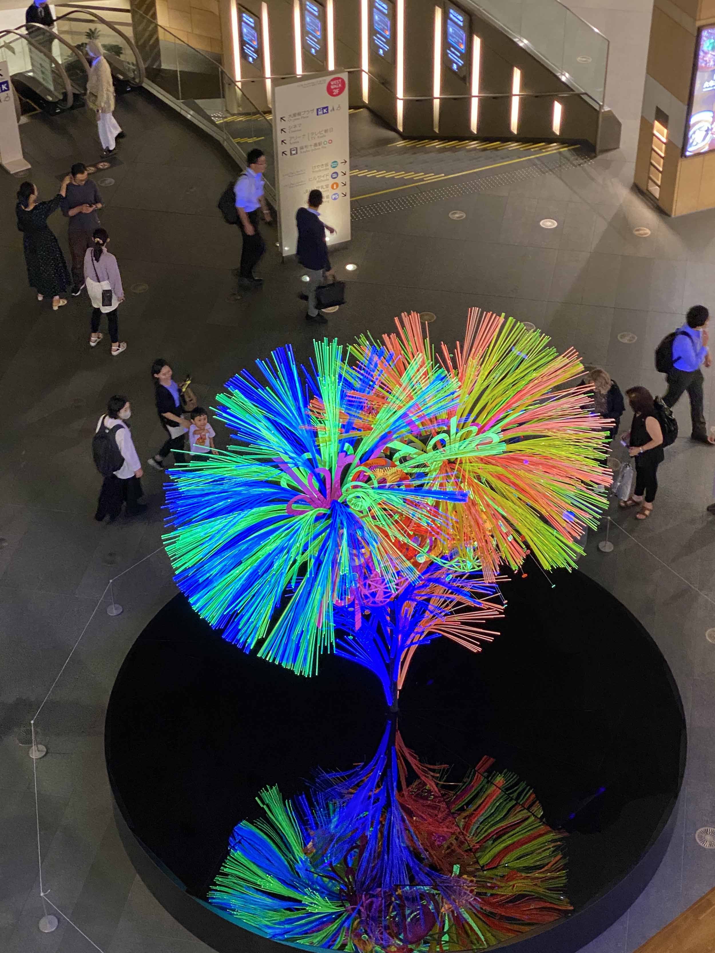  The 'Bliss of Luxuriance' series explores the effect of light interacting with varied textures, materials and luminous colour-ways to create the impression that the installations are illuminated from within.&nbsp;&nbsp;The radiant colours of 'Reflec