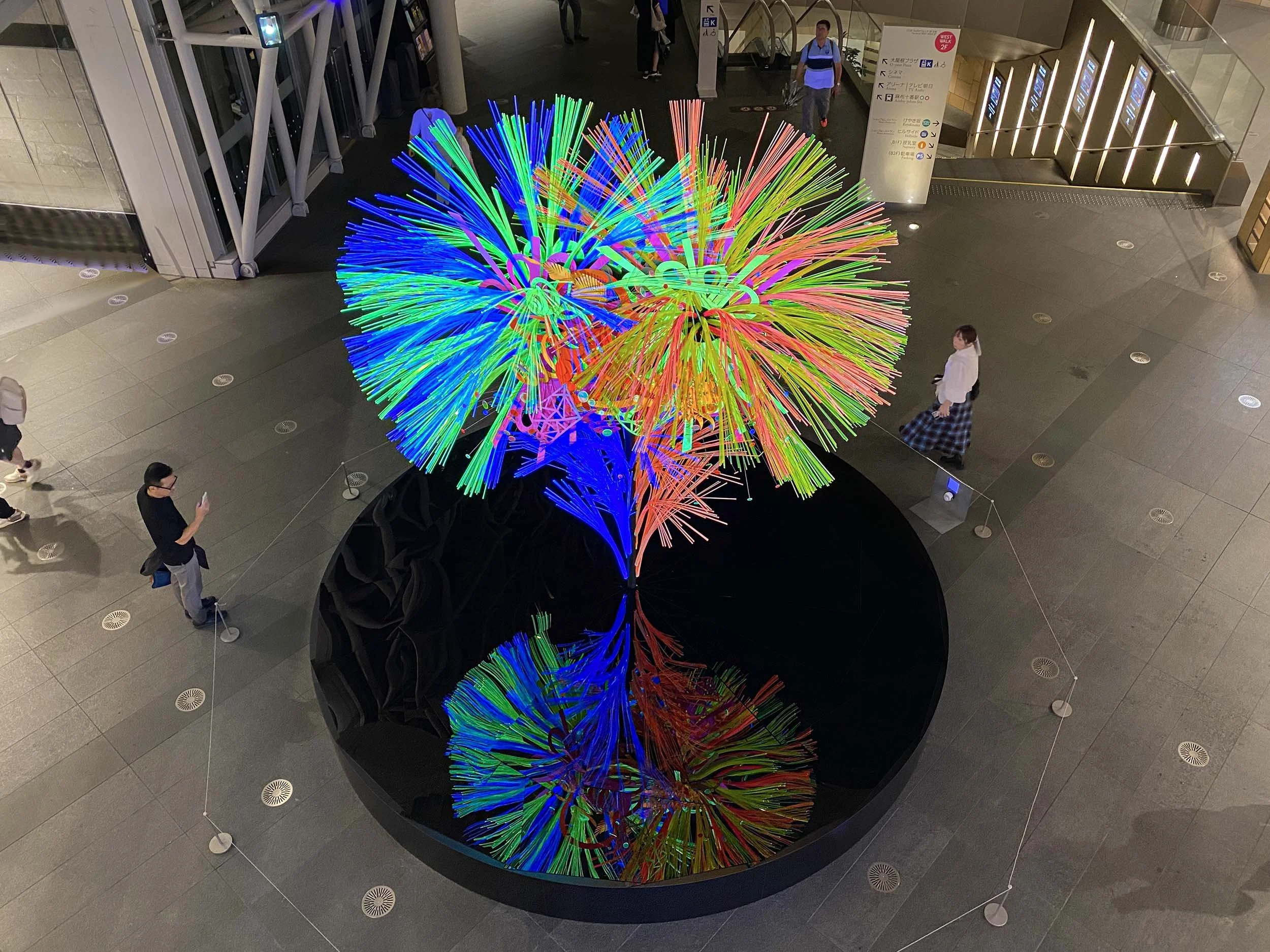  The 'Bliss of Luxuriance' series explores the effect of light interacting with varied textures, materials and luminous colour-ways to create the impression that the installations are illuminated from within.&nbsp;&nbsp;The radiant colours of 'Reflec