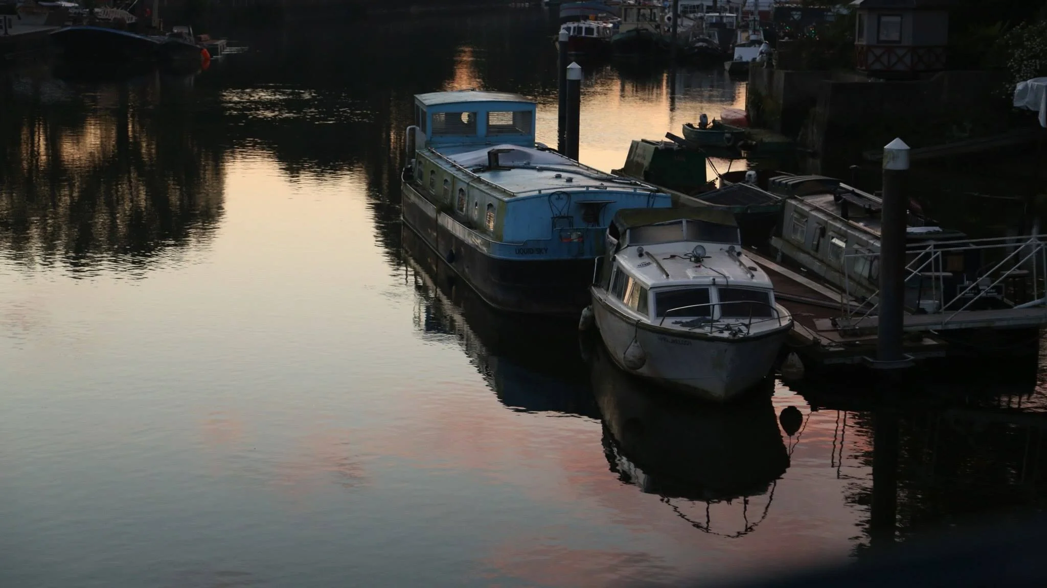 PHOTO GALLERY – SUNRISE ON THE THAMES – TWICKENHAM, ENGLAND