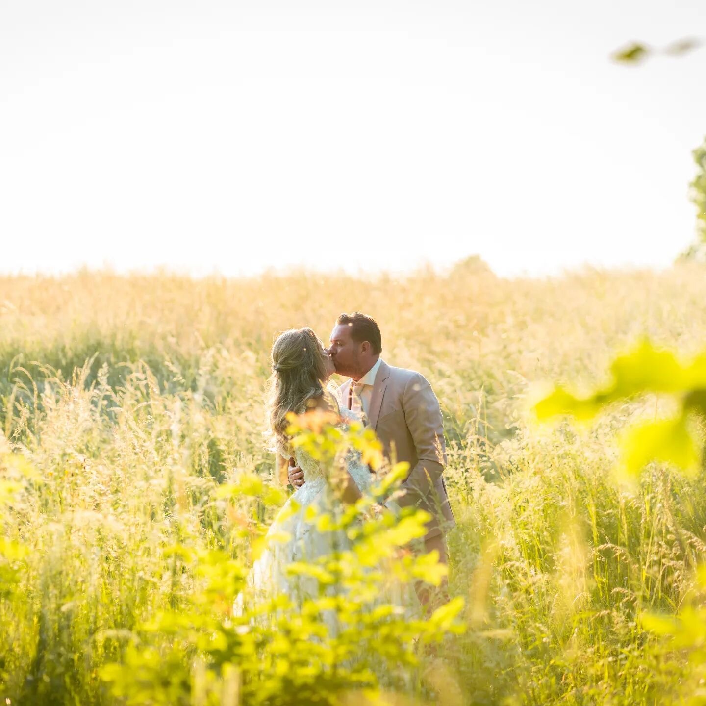 Your love warms my heart like the sun warms my skin🤍

#trouwenin2023 #trouwenin2024 #trouwfotograaf #ikgatrouwen #dutchweddingphotographer #weddingphotography #trouwinspiratie #huwelijksfotograaf #bruidsreportage #trouwidee  #weddingvibes #brideinsp