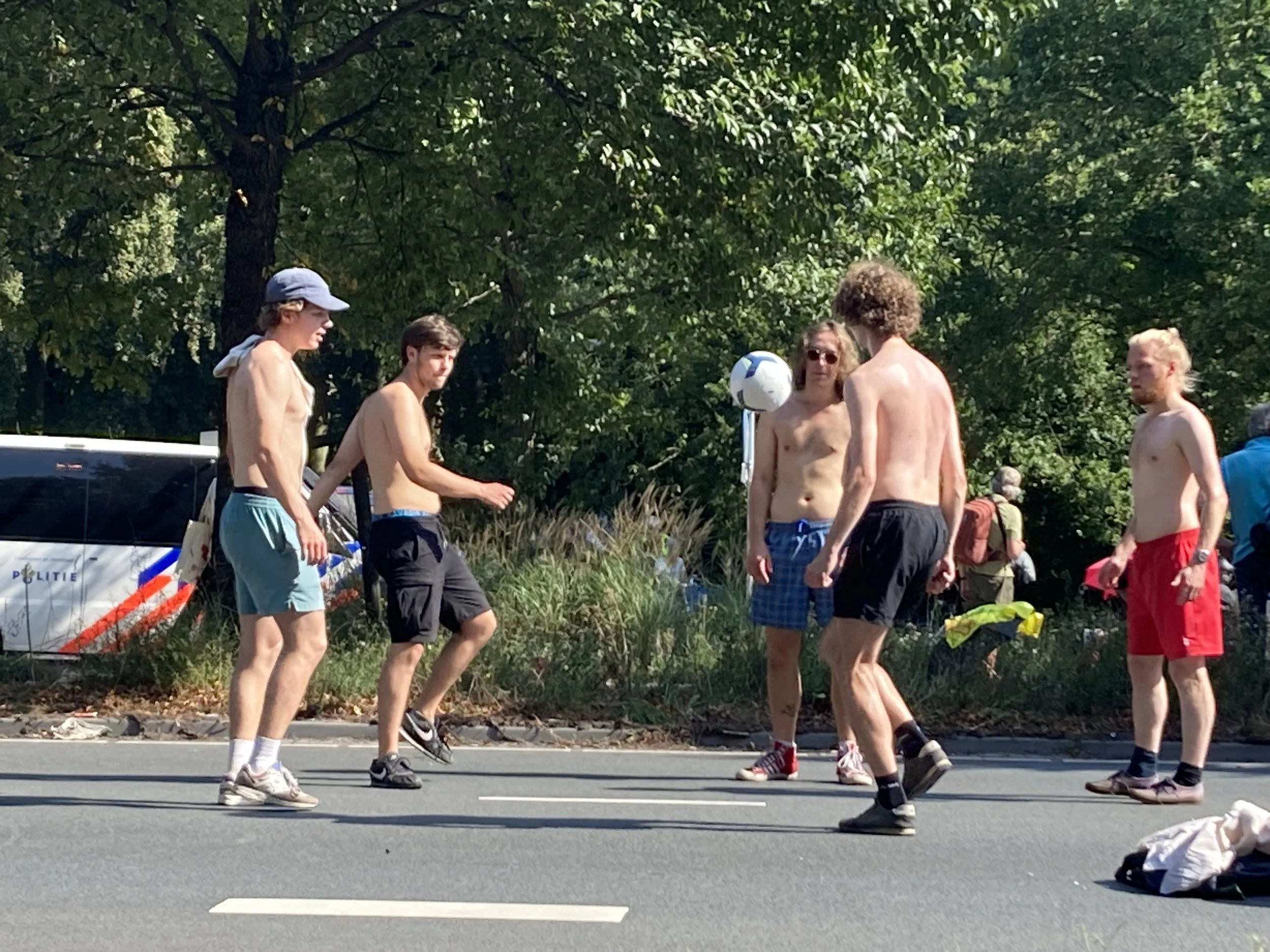 RADICAAL IS .... SAMEN