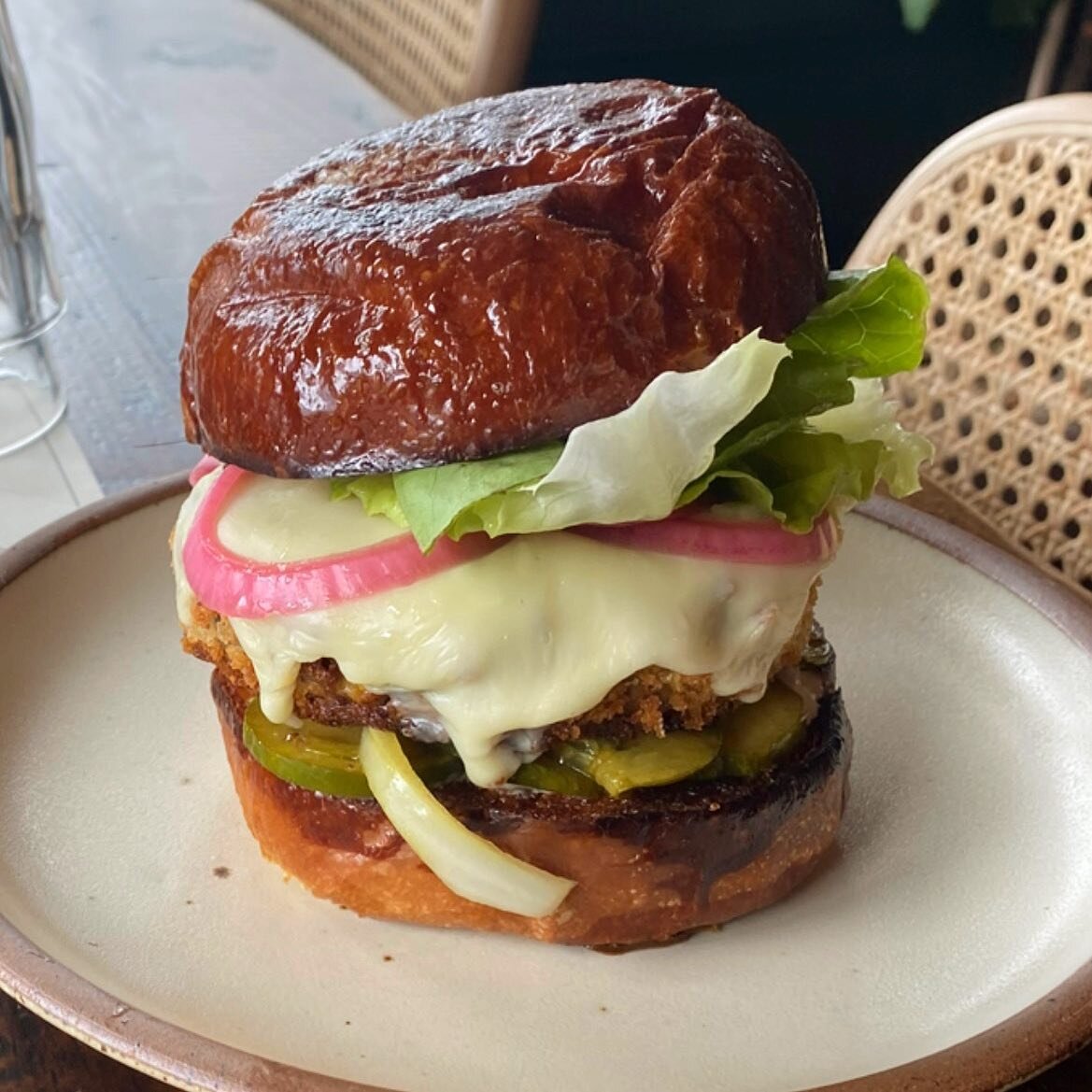 FISH CAKE SANDO + American cheese, herb tartar sauce, butter lettuce, pickled red onions, brioche bun &bull; Available on our special brunch/lunch menu from 12-4pm &bull; Our full menu is also available.🥂