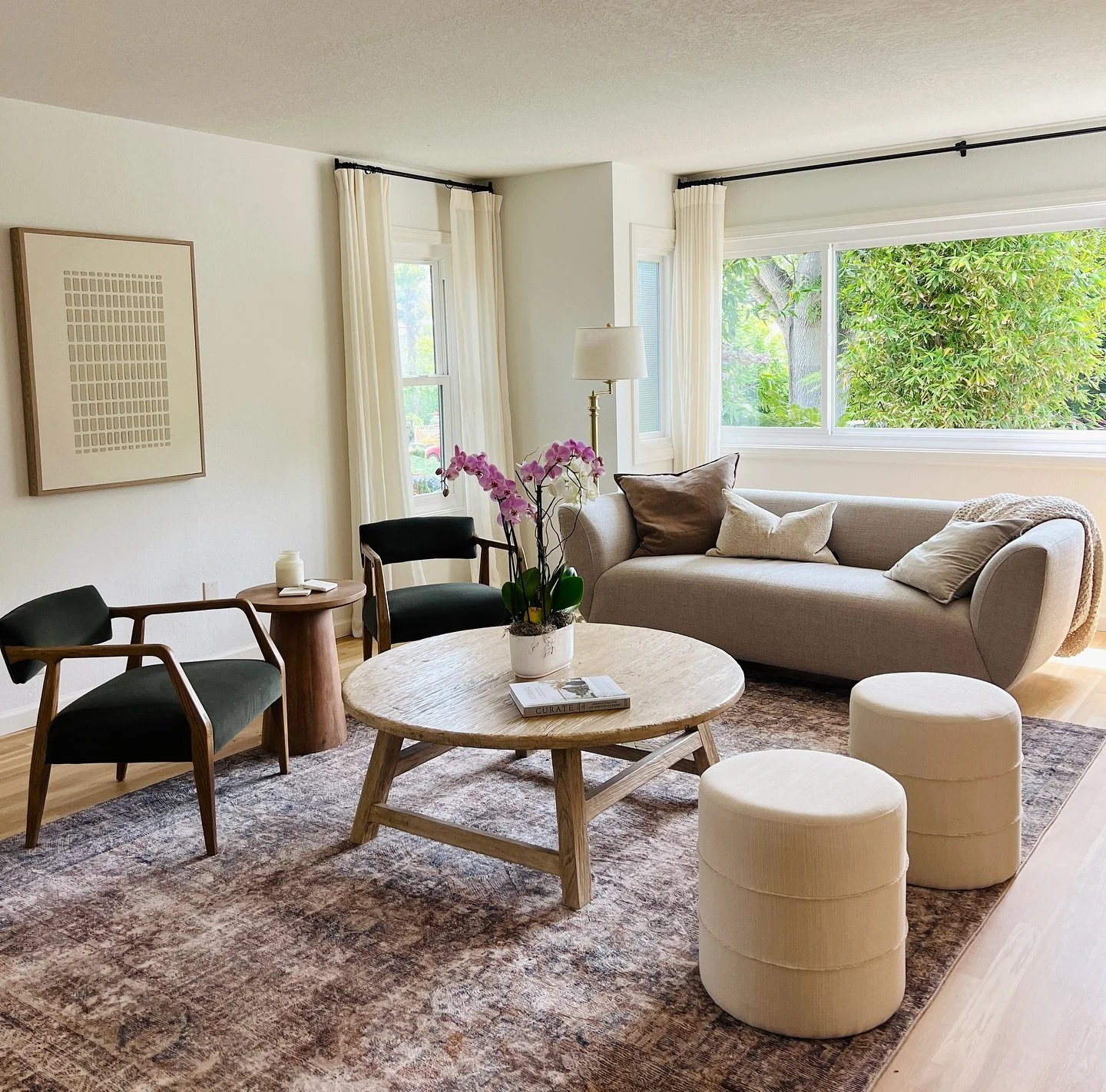 ⭐️ Open House ⭐️ 422 Alan Rd. - Today 11-1pm. Catch me on your way to or from Boathouse 🍹 at this stunning home ! 

Perfectly located just half a block from Hendry&rsquo;s Beach, the renowned seaside Boathouse restaurant, and the scenic 70-acre Doug