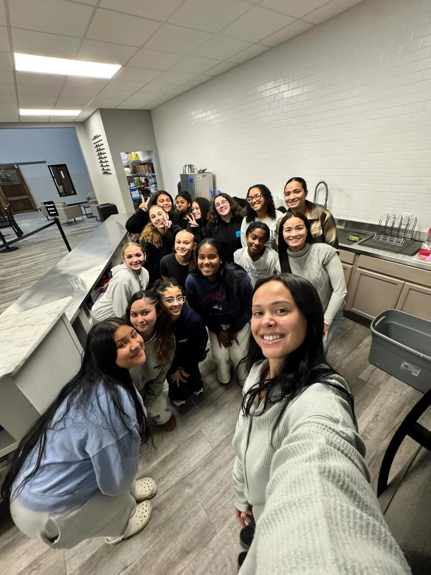 Shoutout to our team who served this past week!

The girls prepped the cookies at church and the fellas were out distributing the cookies and cocoa to the community at the Common Park Tree lighting🎁✨🎄