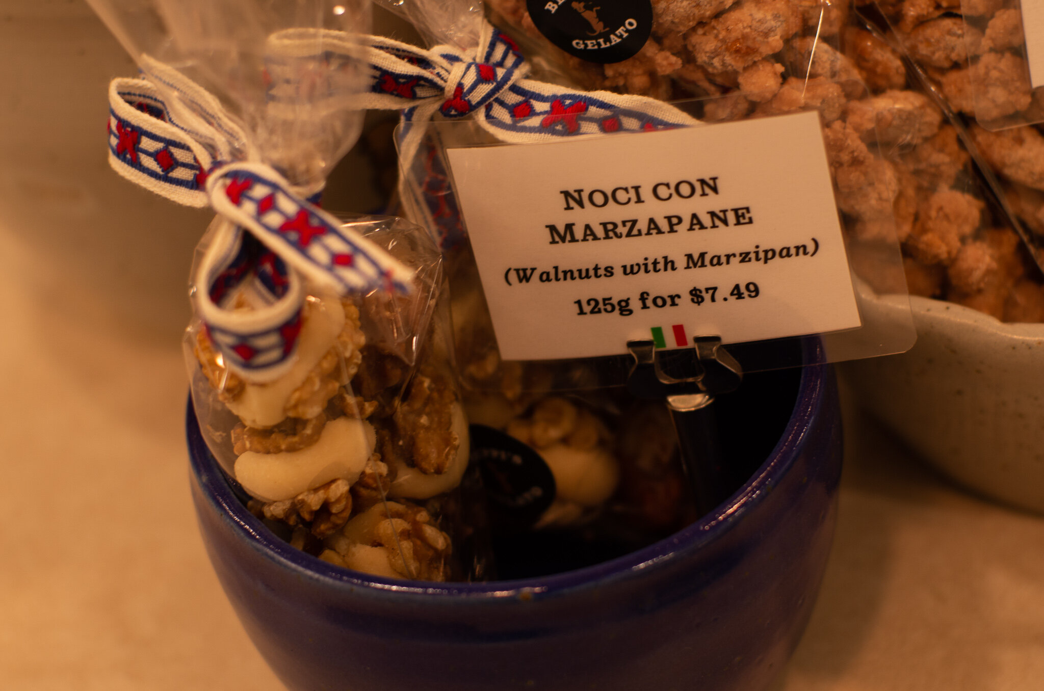 Noci cin Marzipane.jpg