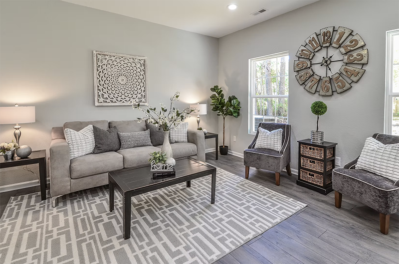 View into the living space 