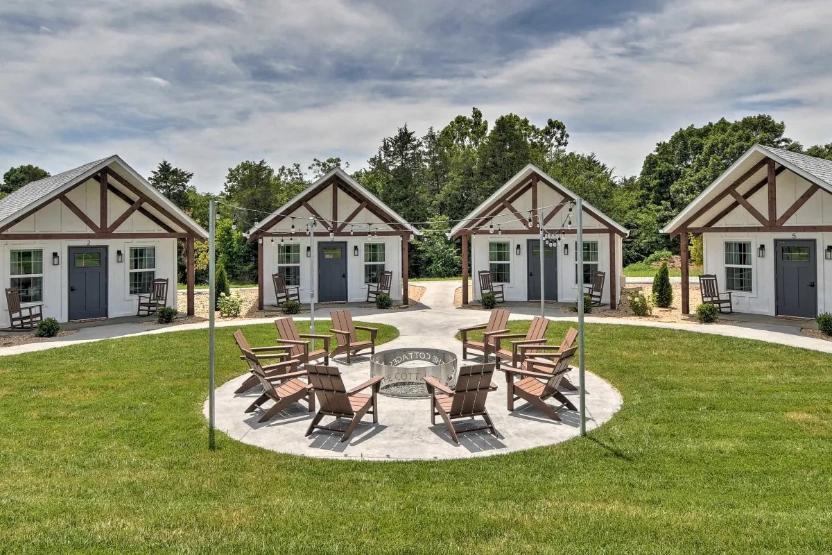 Choose a White Barn Wedding Venue Outside of St. Louis with Lodging