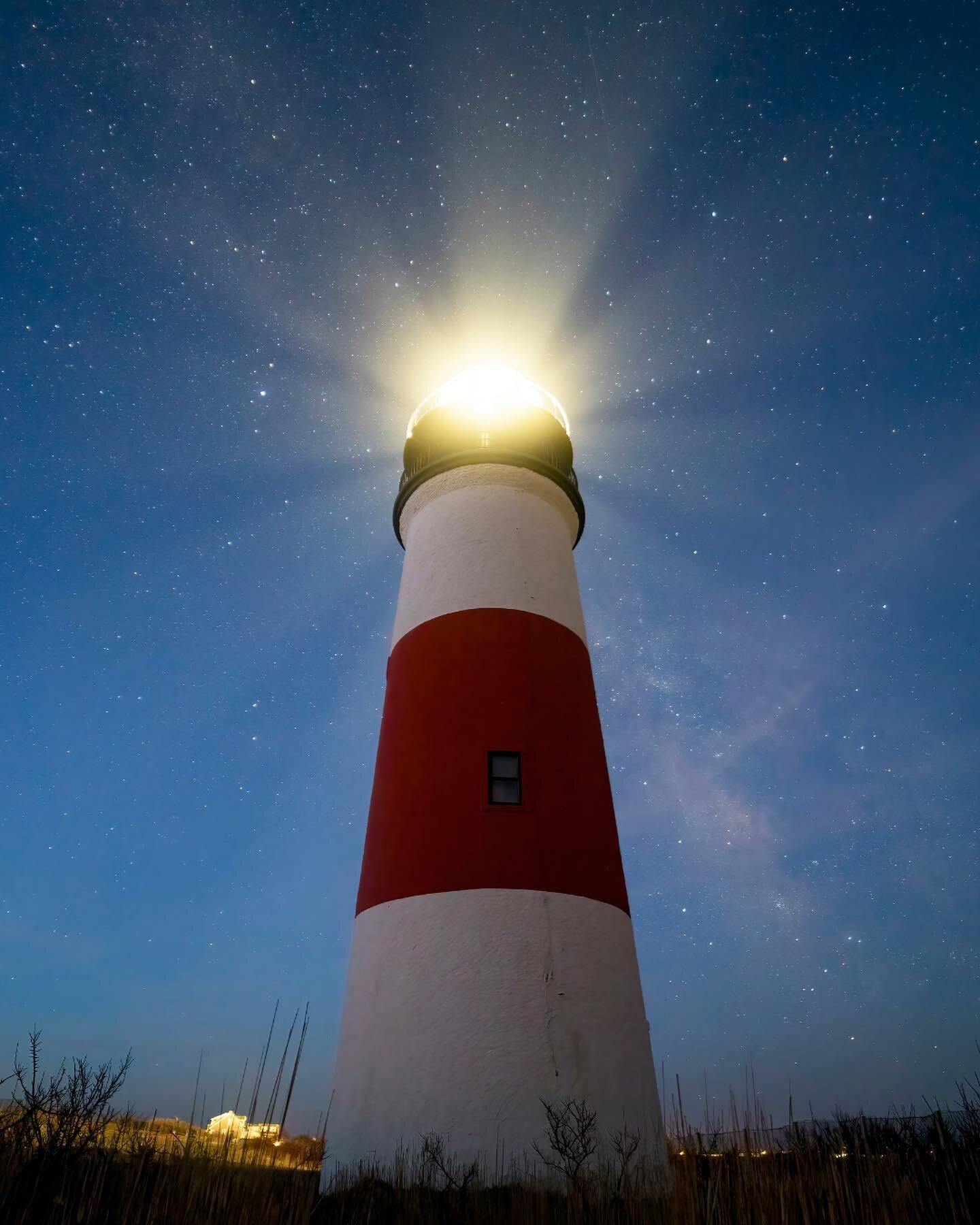 From #NantucketAboutTown ✨ Nantucket&rsquo;s location, far from big cities and their light pollution, makes the island an ideal spot for stargazing. When the conditions are right, observers from beaches, open fields, and widow&rsquo;s walks are sure 