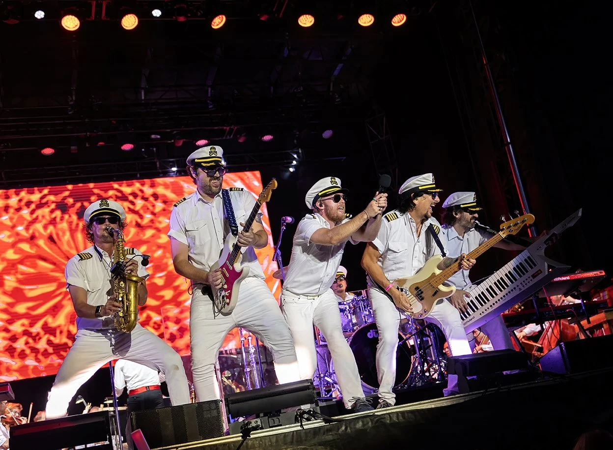 Pops put on a show