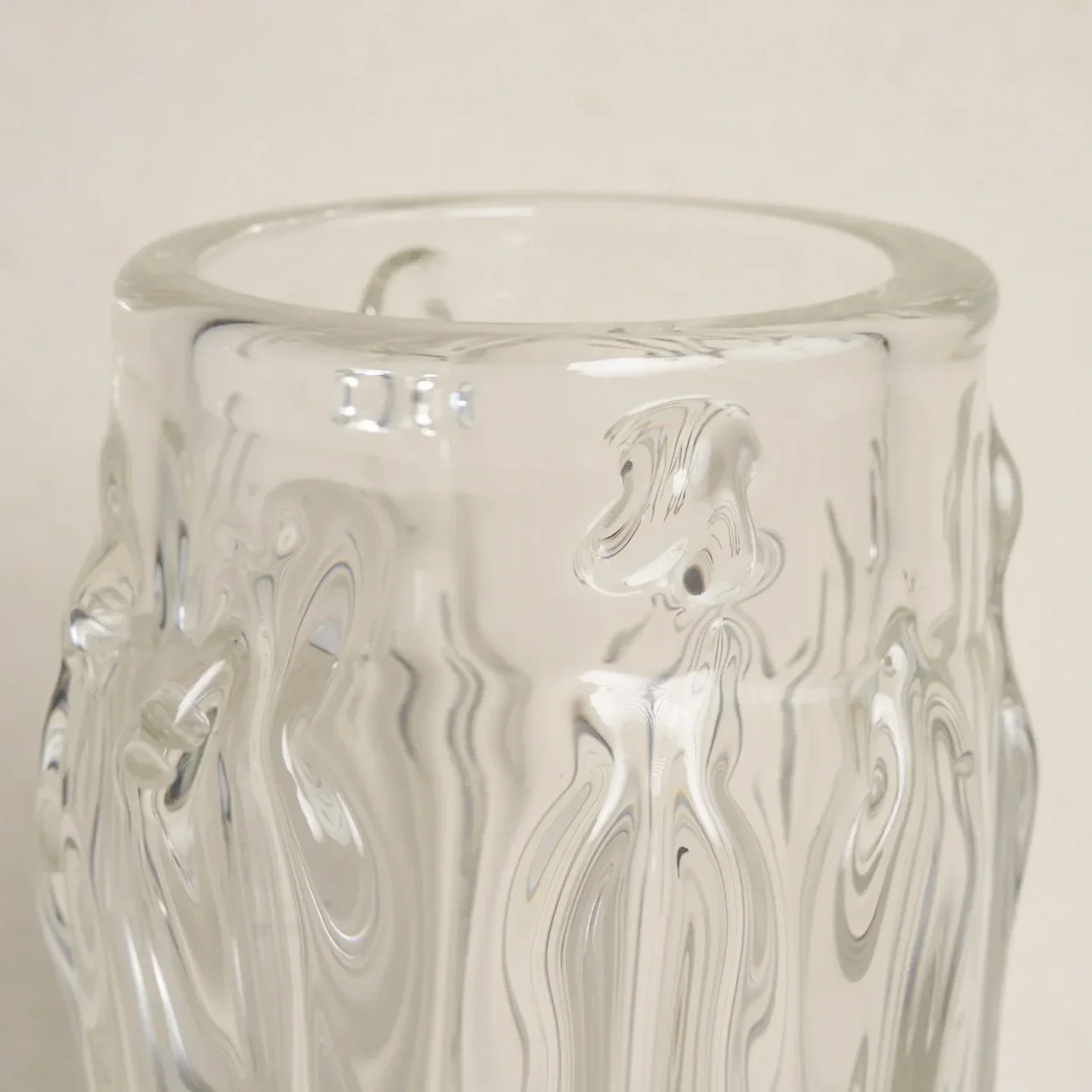 vase+%60.webp