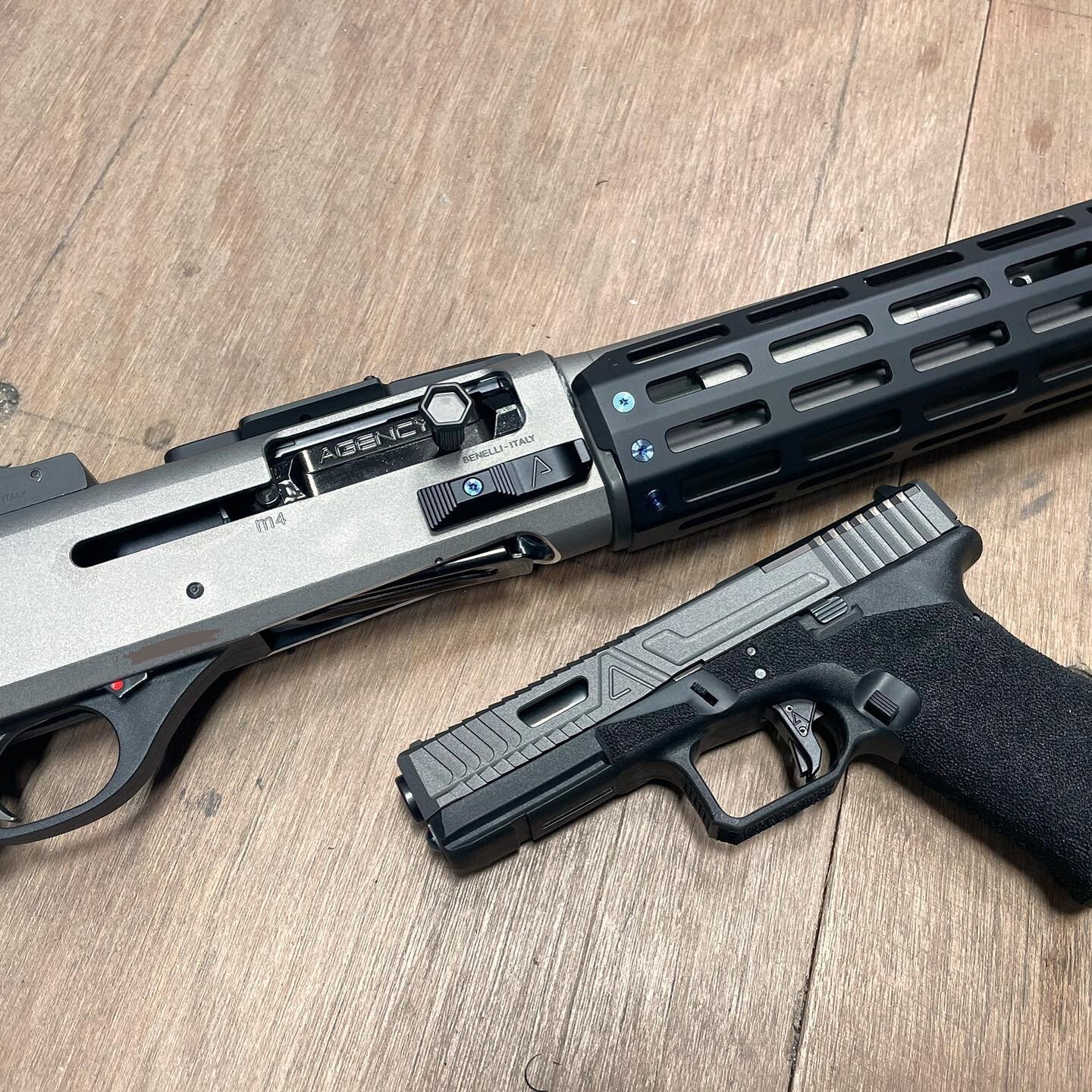 Which combo do you prefer? An M4 with a Bonesaw G17 or an M4 with a Peacekeeper P320? 
#agency #agencyarms #agentsupplied #agencyarmsofficial #agencyarmstrigger #agencylife #agent #syndicate #syndicatebyagency #tradecraft #alltheserrations #p320 #p32