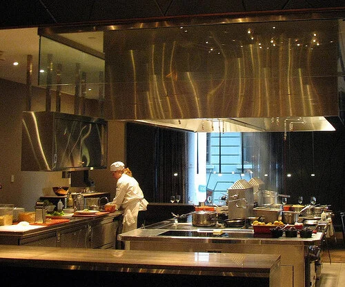 Review: [Closed] Dinner at Wall &amp; Water
