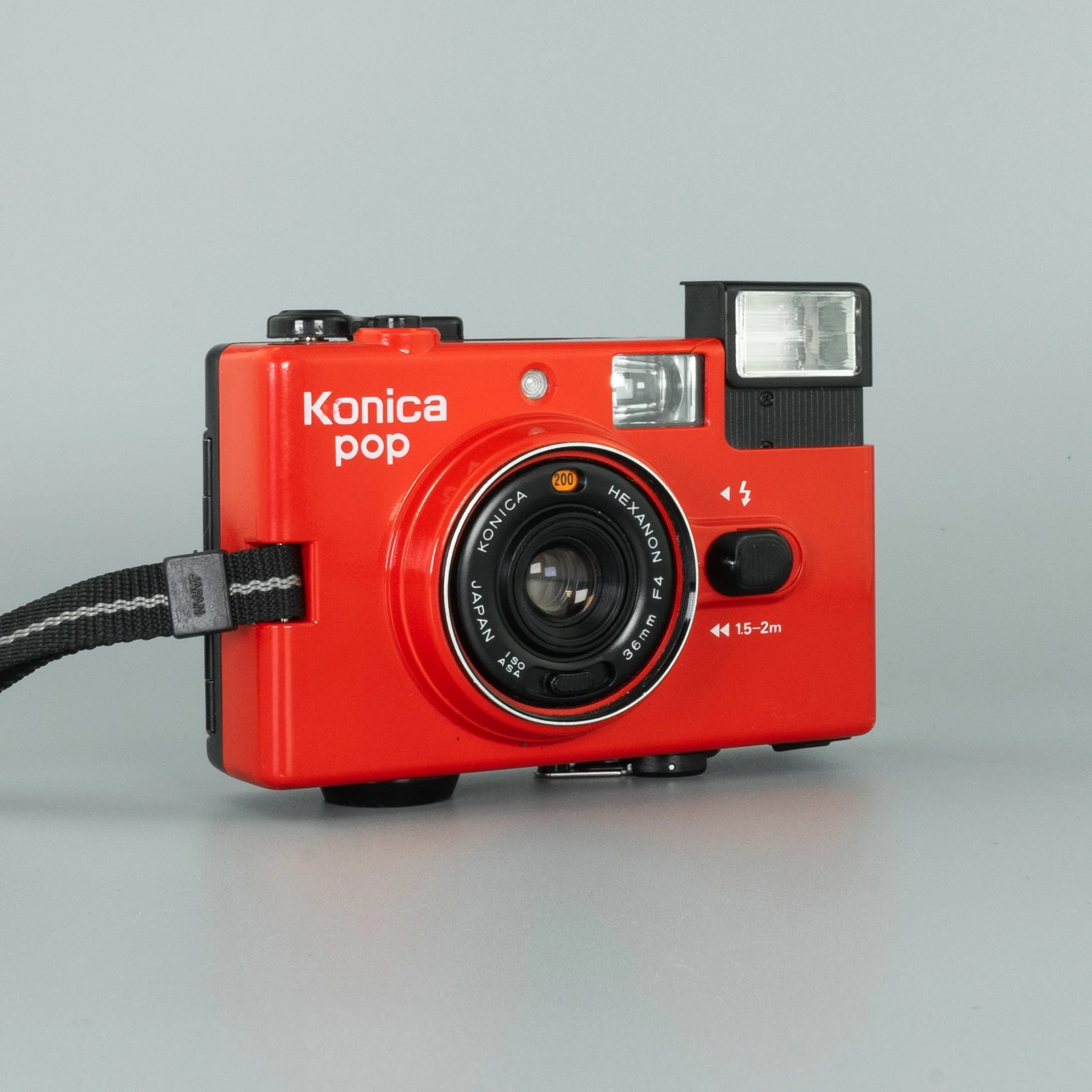 Konica Pop rouge est disponible sur la boutique