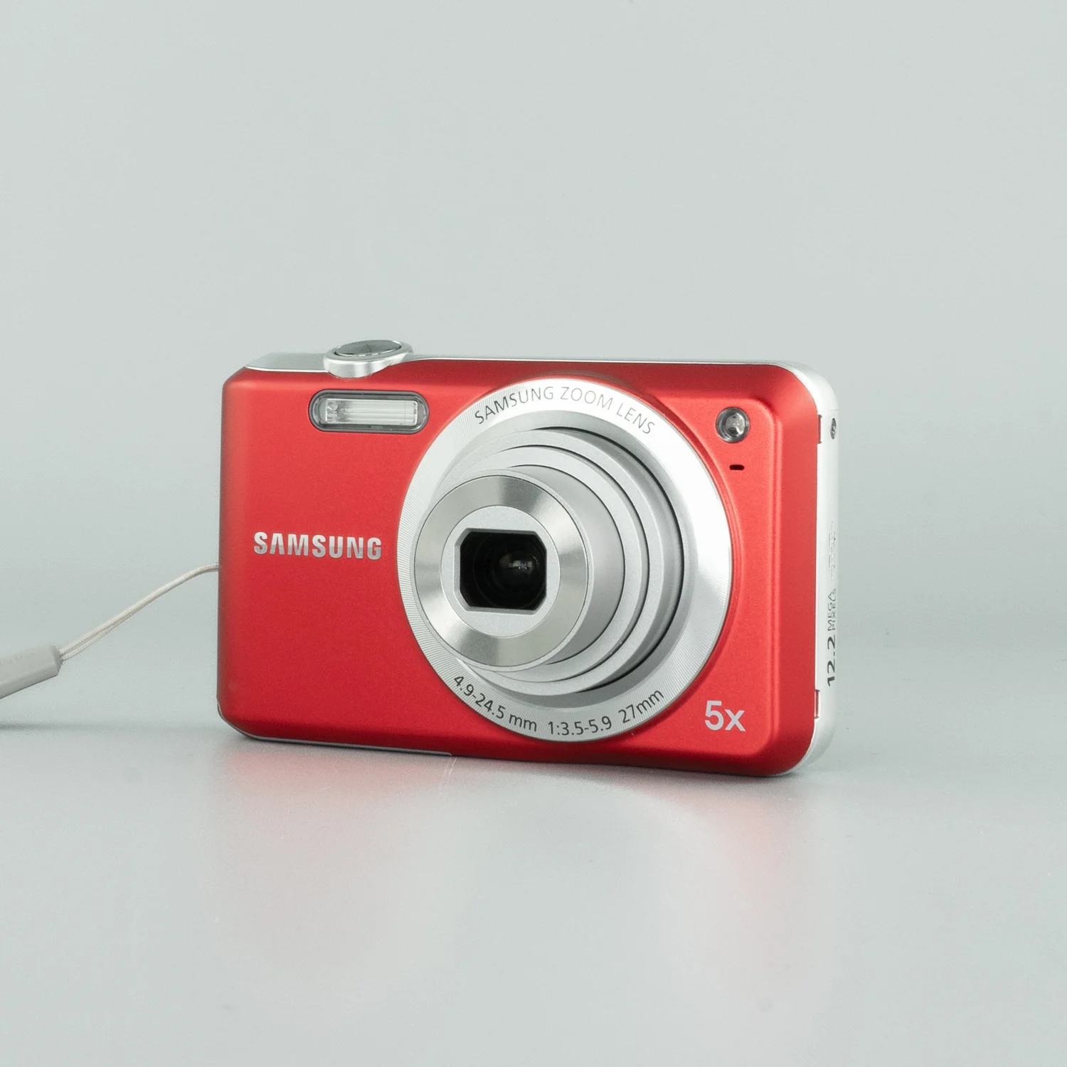 Samsung ES70 Compact digital point and shoot camera, y2k digicam