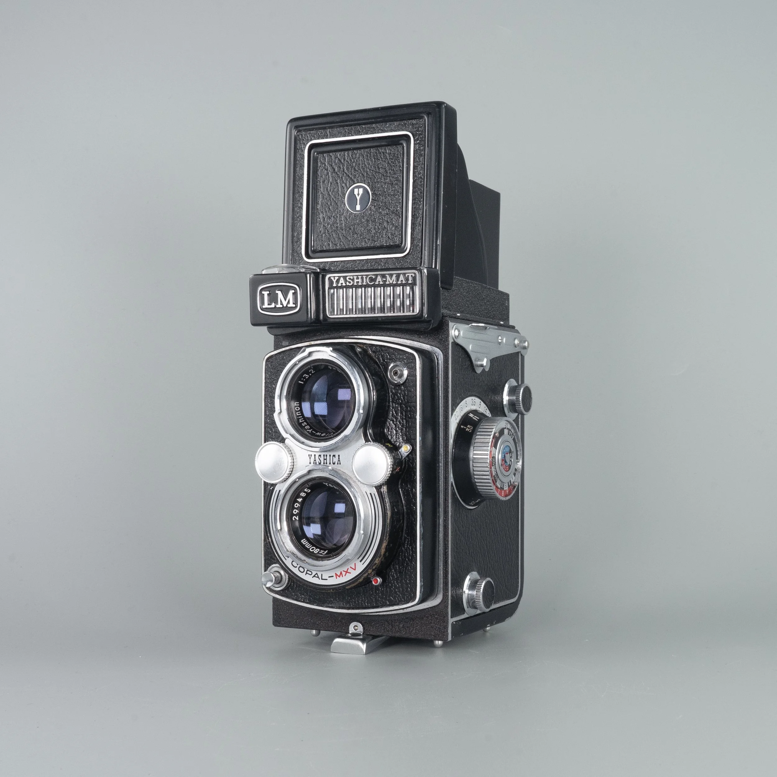 Yashica-Mat: The simple, elegant essence of a TLR – - Daniel J. Schneider