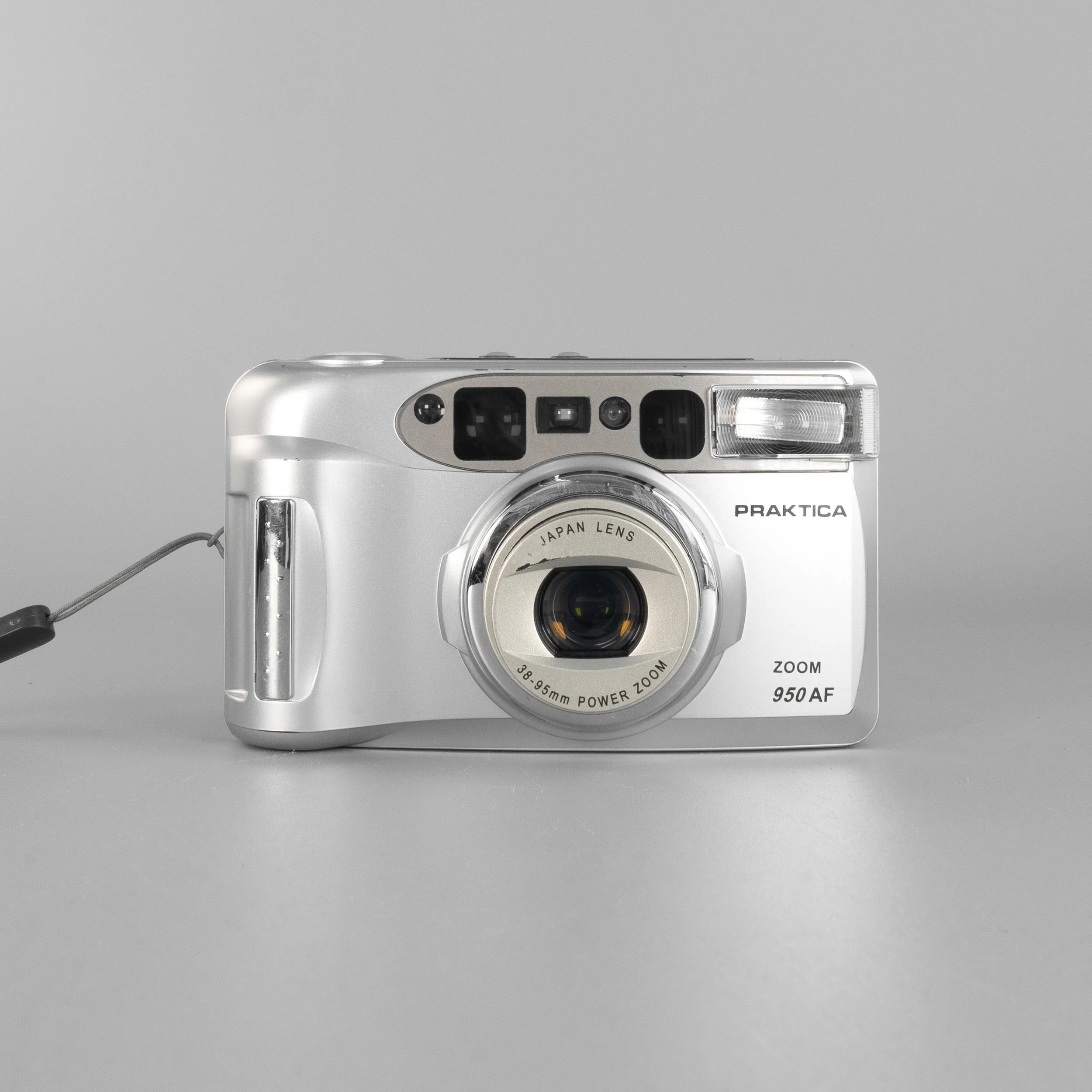 Praktica Zoom 950 AF compact Point and shoot Film Camera refurbished analogue photography affordable vintage reusable best film camera
