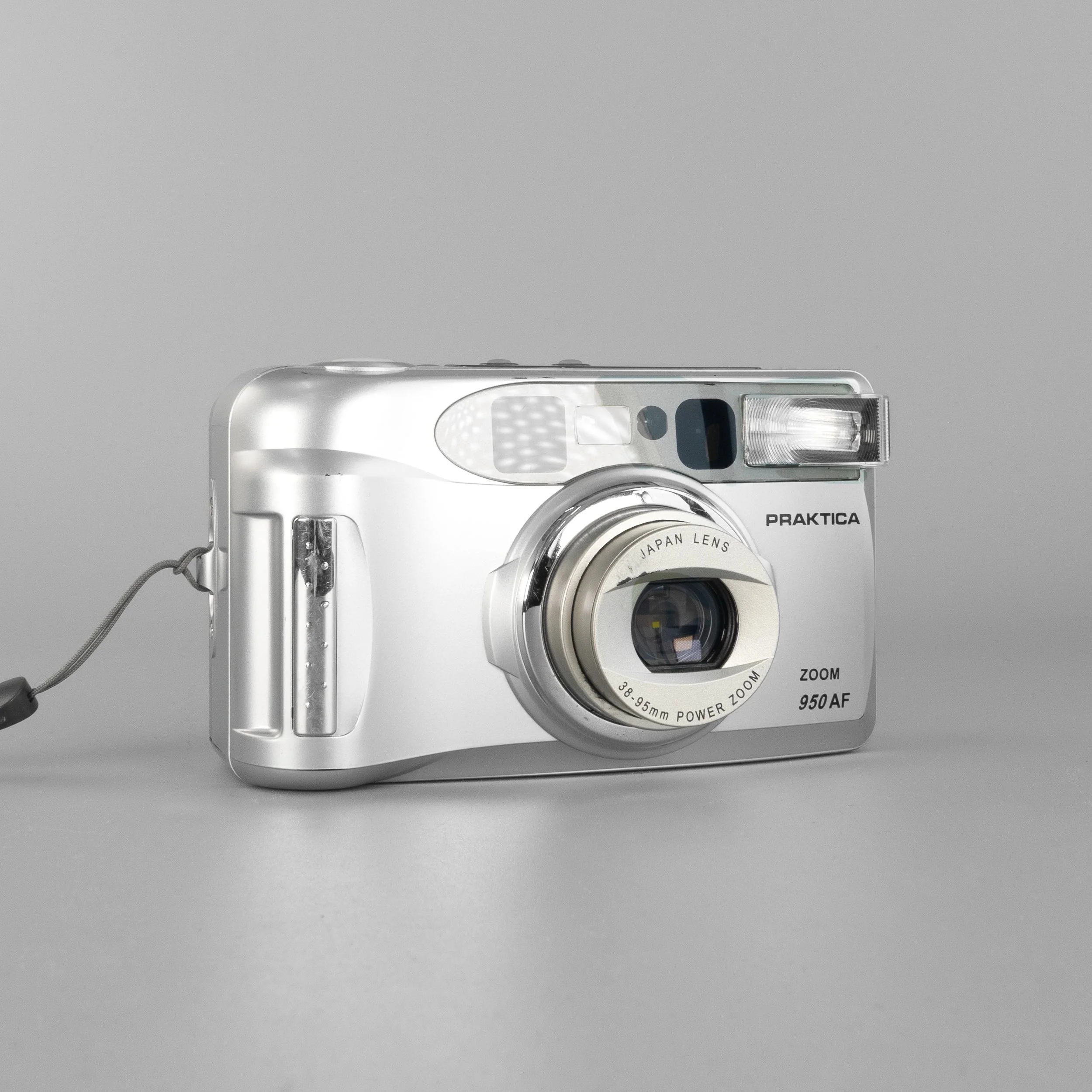 Praktica Zoom 950 AF compact Point and shoot Film Camera refurbished analogue photography affordable vintage reusable best film camera