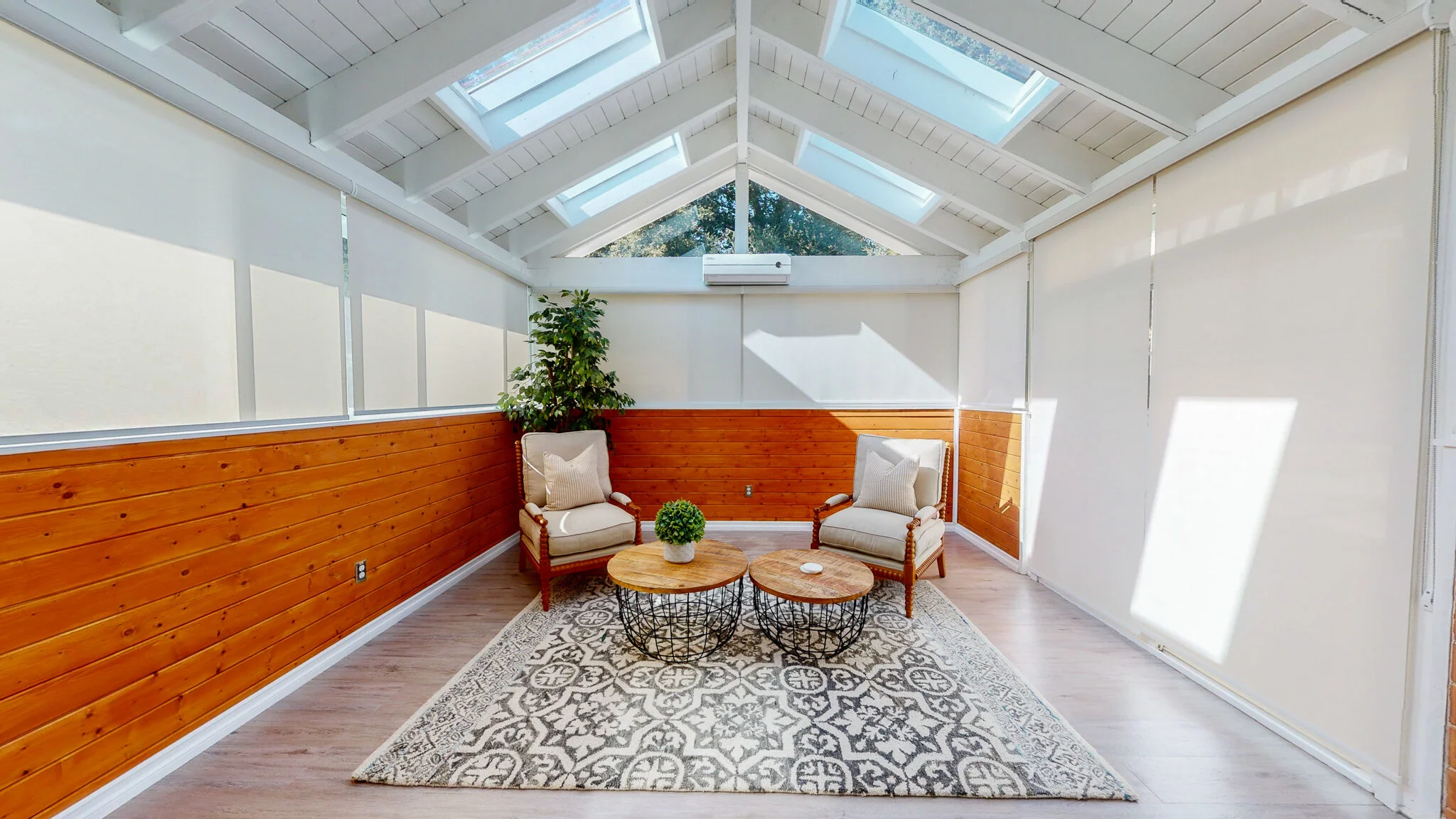 16 - Sun Room.jpg
