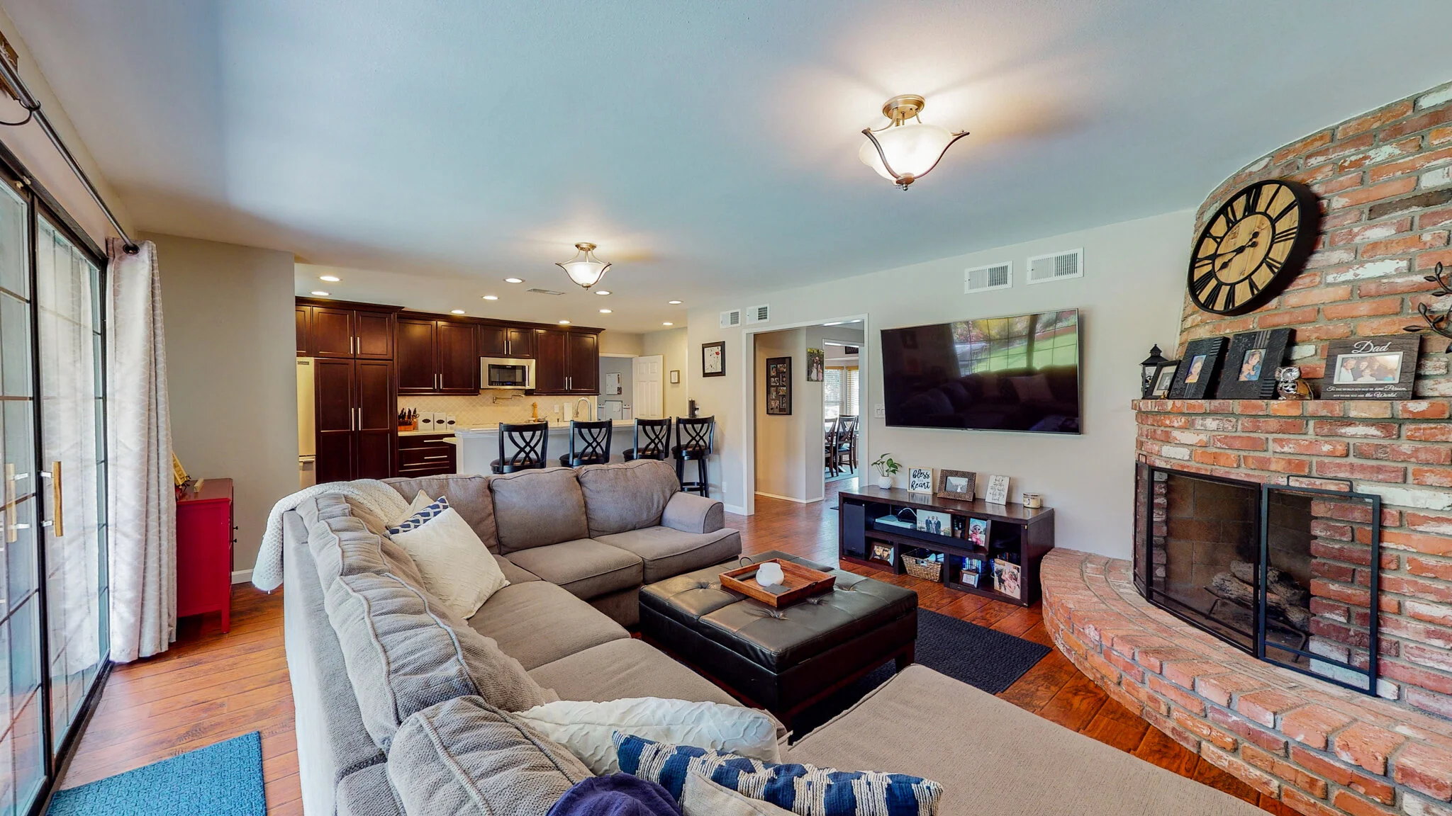 2429-Kenoma-11-Living-room.jpg