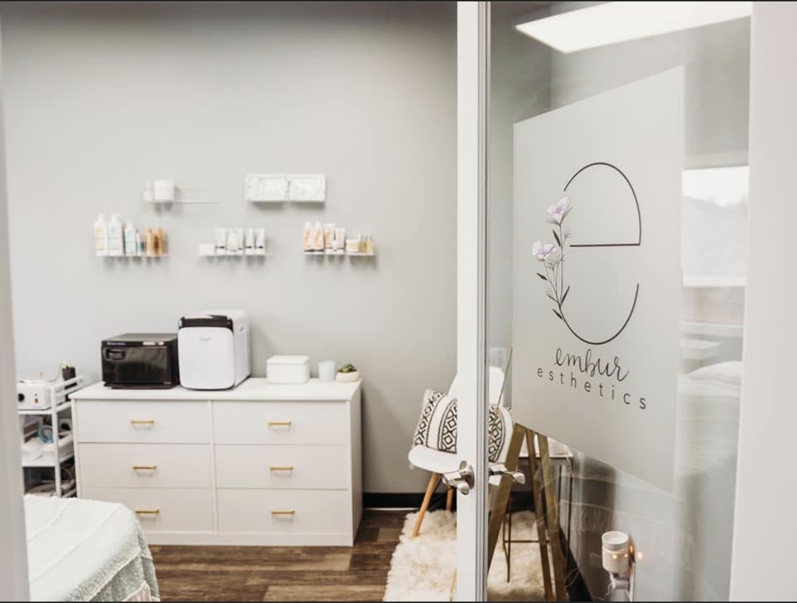 Embur Esthetics: Store Front