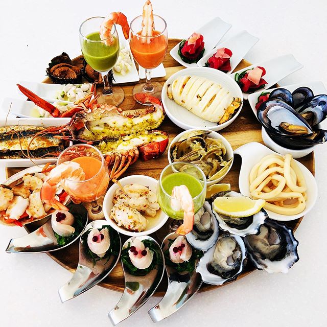 Our &lsquo;Taste of Eyre Peninsula&rsquo; platters available @oysterhqcoffinbay are &lsquo;life changing&rsquo;! #eyrepeninsula #coffinbay #seafood #seafoodfrontier #portlincoln #southaustralia