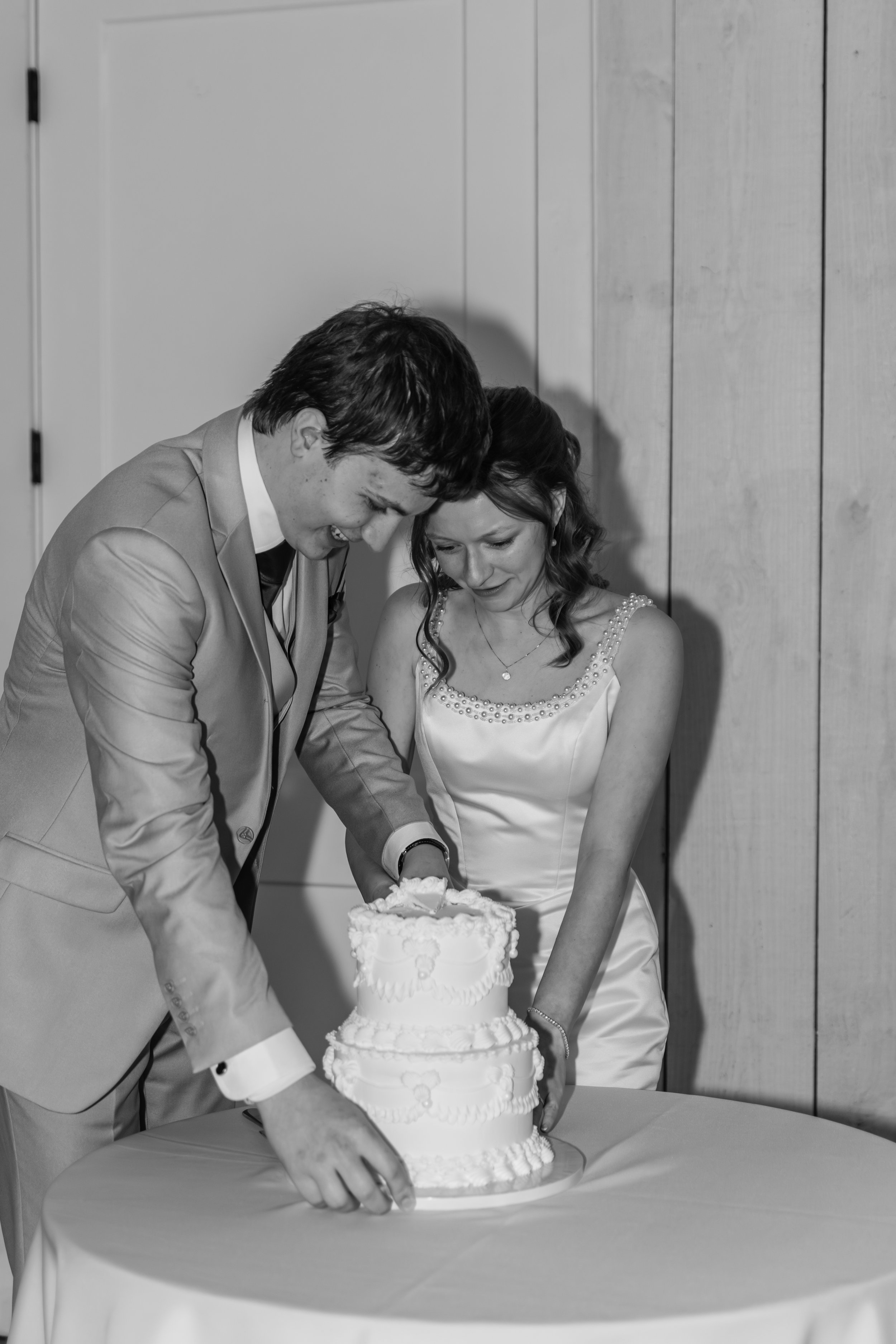 Emily and Joshua_Reception_Spring Venue (27).jpg