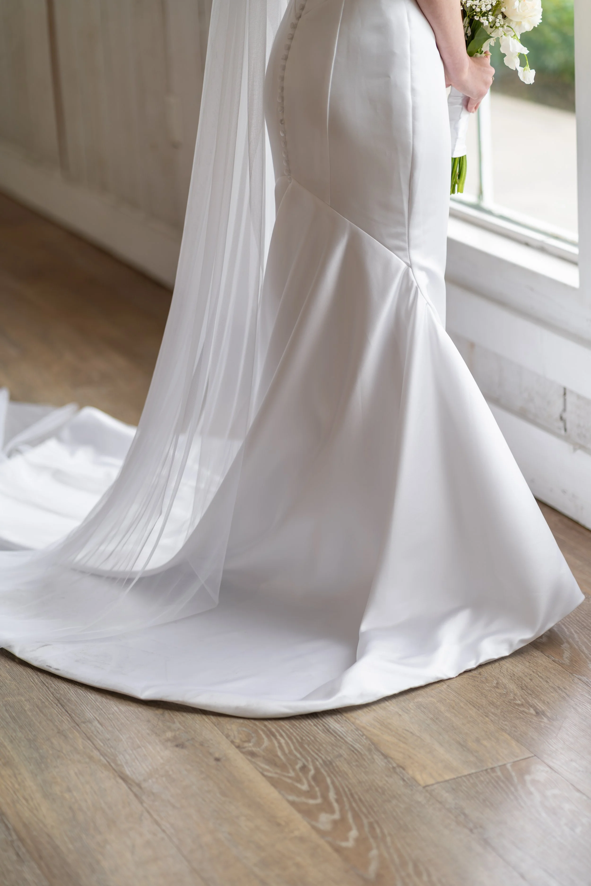 Emily and Joshua_Getting ready_Spring Venue (17).jpg