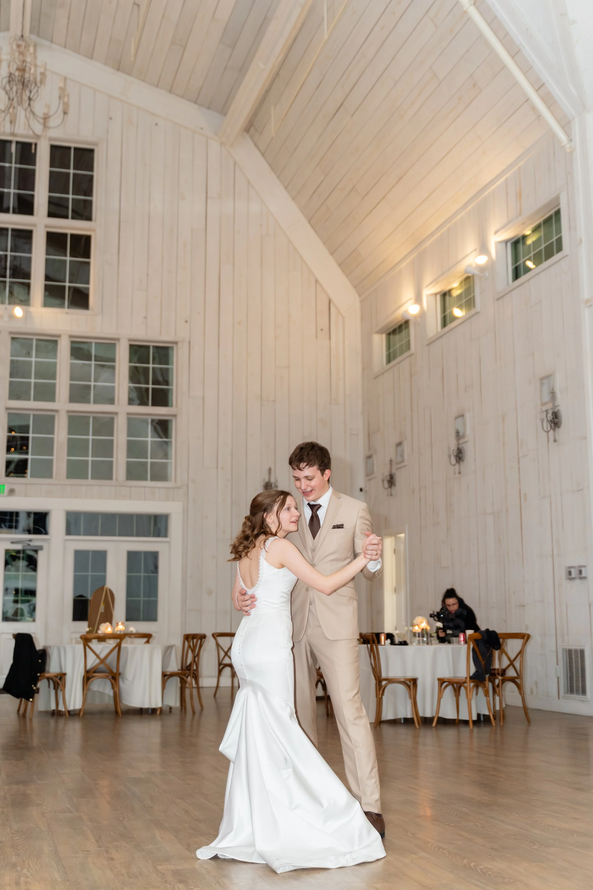 Emily and Joshua_Reception_Spring Venue (17).jpg