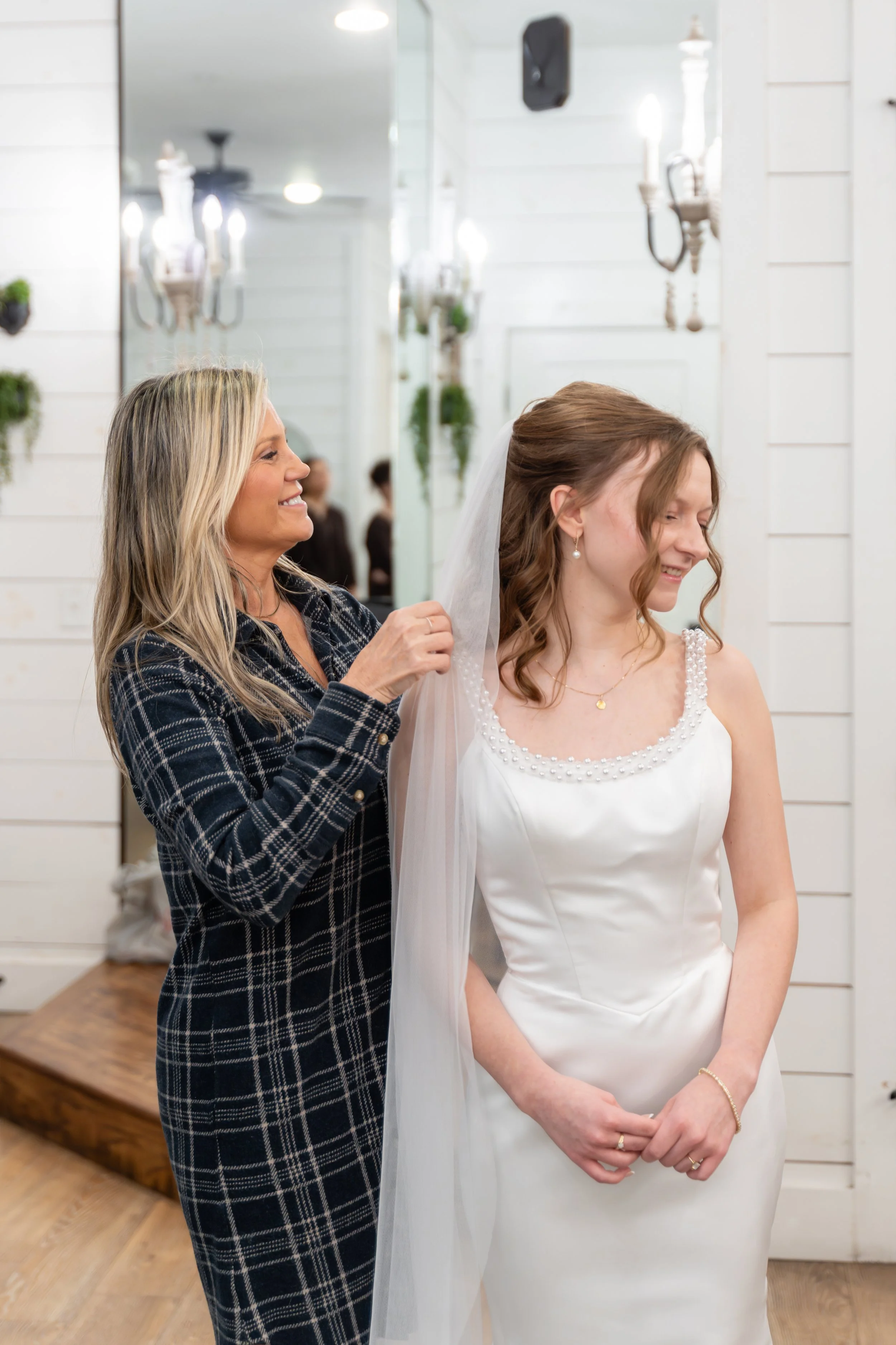 Emily and Joshua_Getting ready_Spring Venue (25).jpg