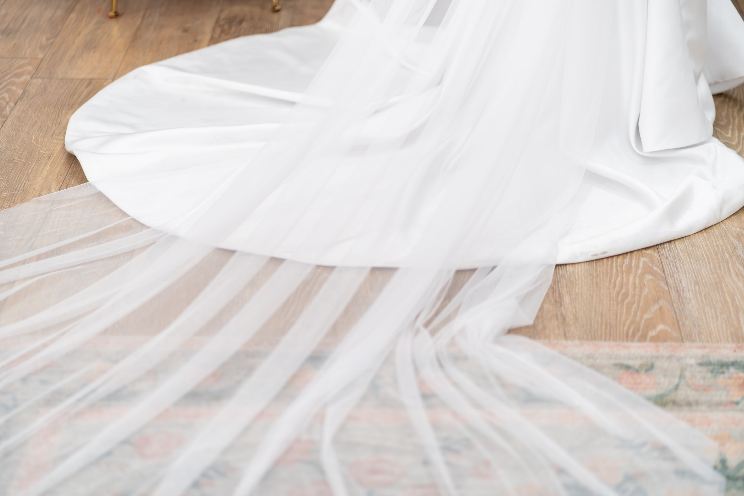 Emily and Joshua_Getting ready_Spring Venue (18).jpg