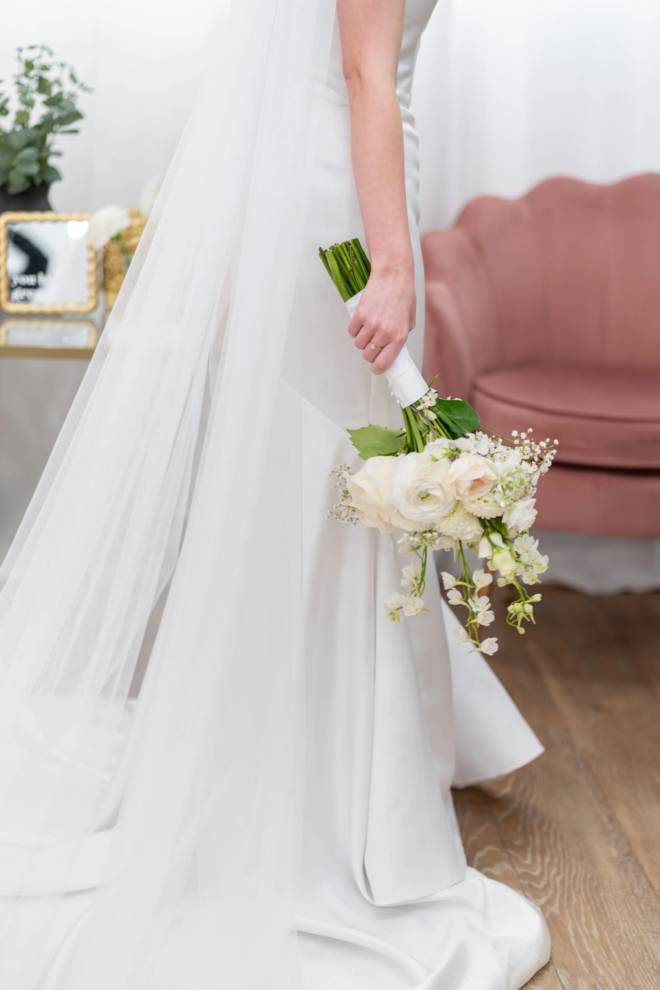 Emily and Joshua_Getting ready_Spring Venue (1).jpg