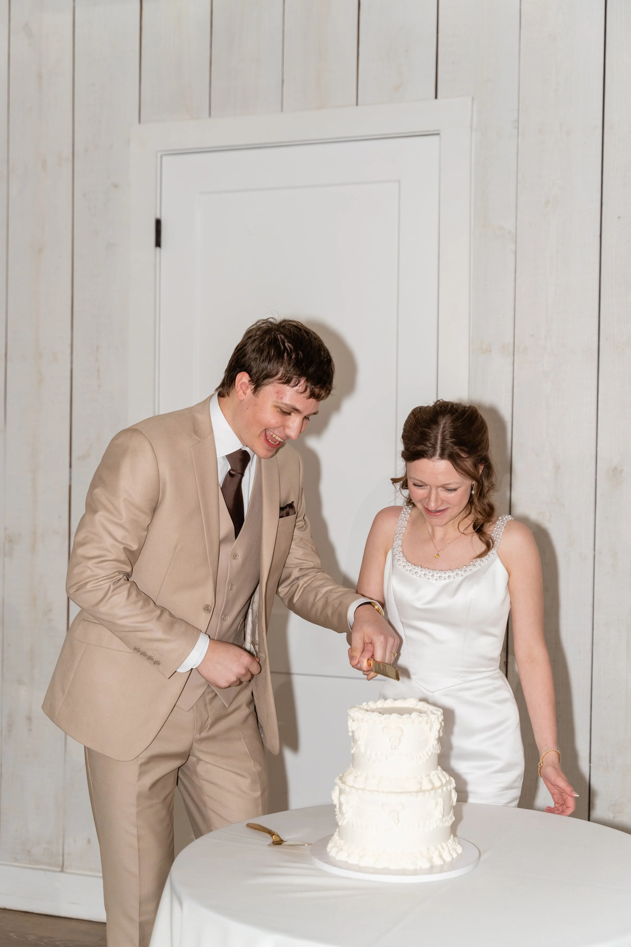 Emily and Joshua_Reception_Spring Venue (95).jpg