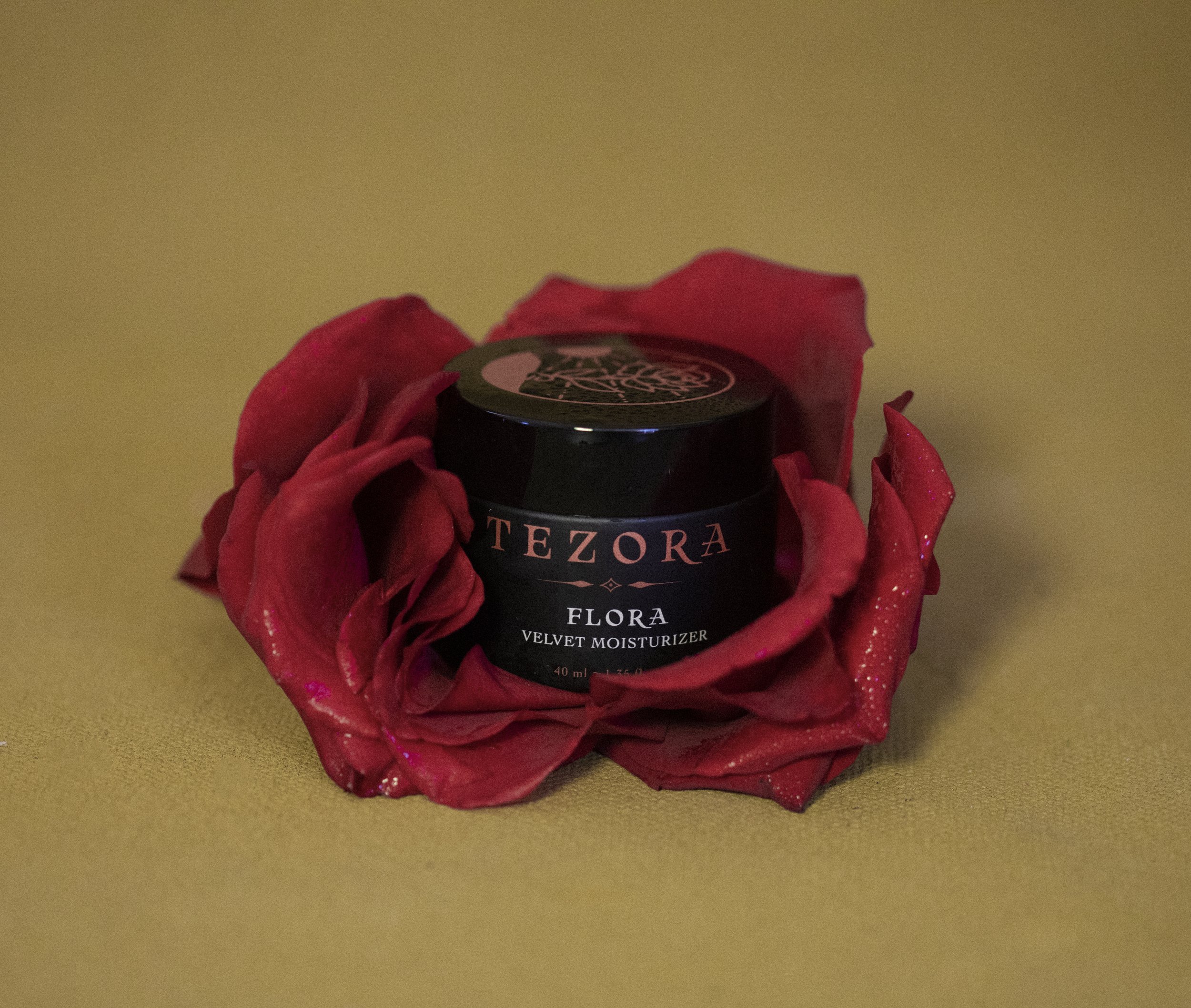 FLORA Velvet Moisturizer