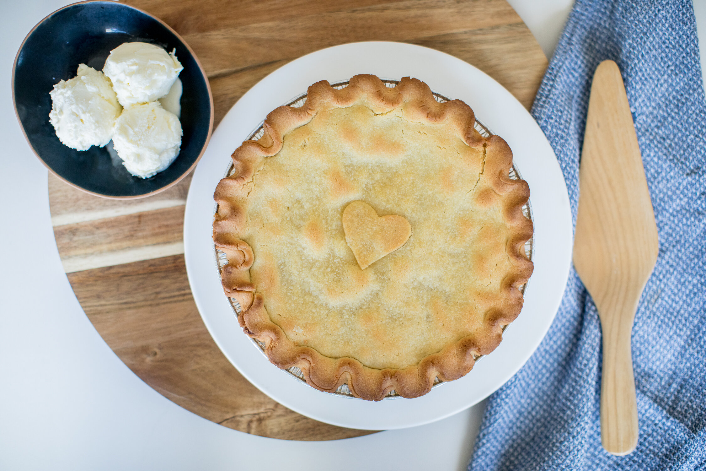FAMILY APPLE PIE.jpg