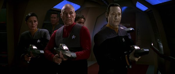 24494-800px-picard_and_data_hunt_borg.jpg