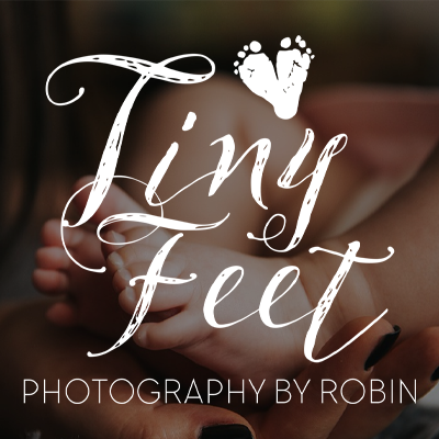 tiny feet photo logo.png