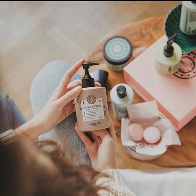 Cacao Intense is a great shade when you want to refresh your brown color. Nourishes &amp; brings your color back life! 🤎