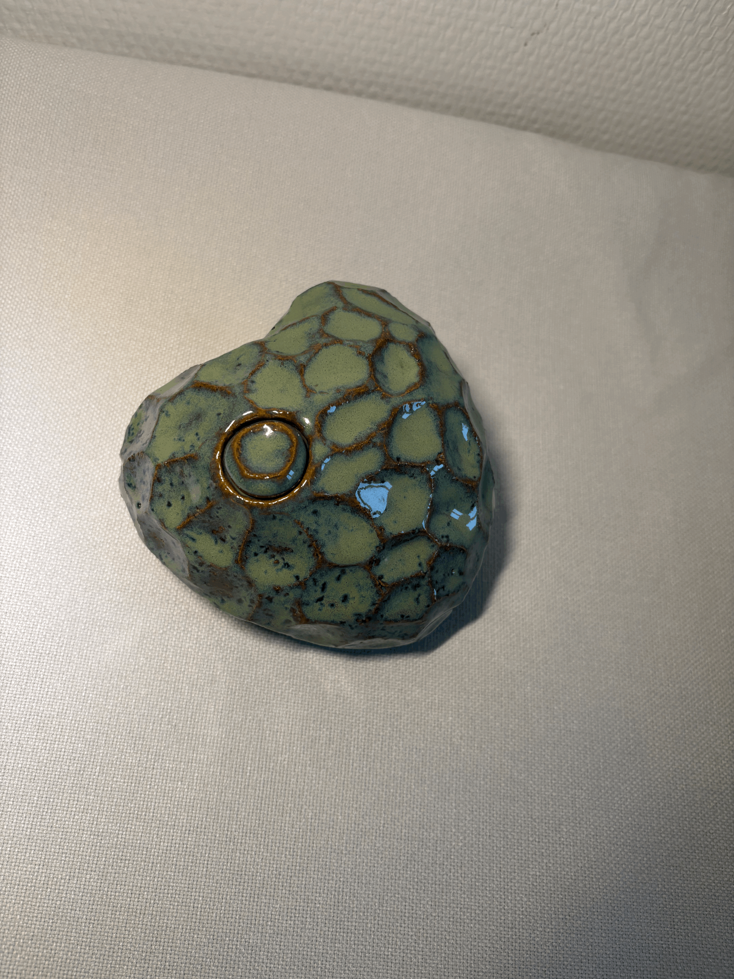 Urn green heart