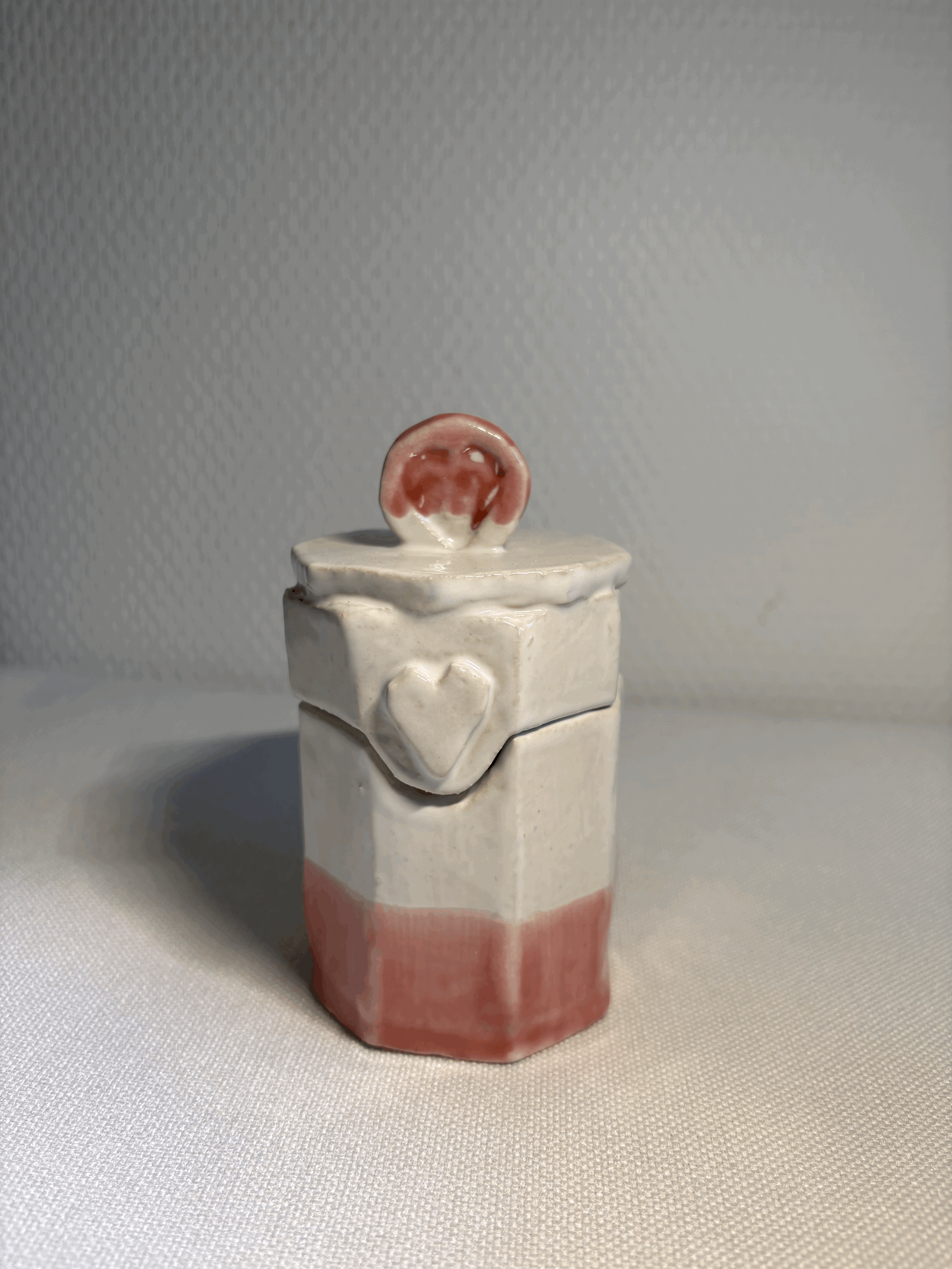 Urn pink heart