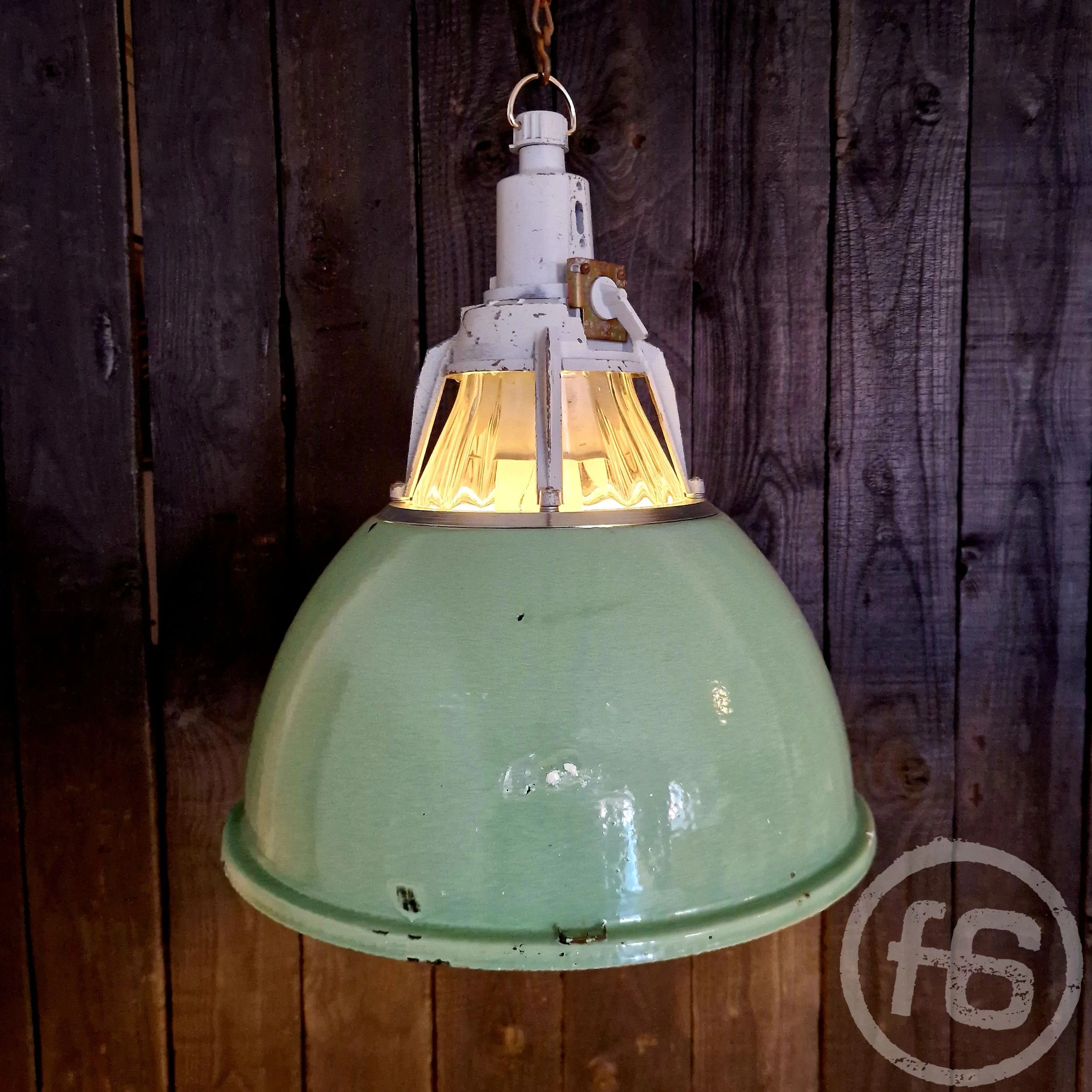 Industriallight sovjet light fabriklampe idustrielampe Pendelleuchte Esszimmer esstisch loft Gastronomie Industrial Inneneinrichtung