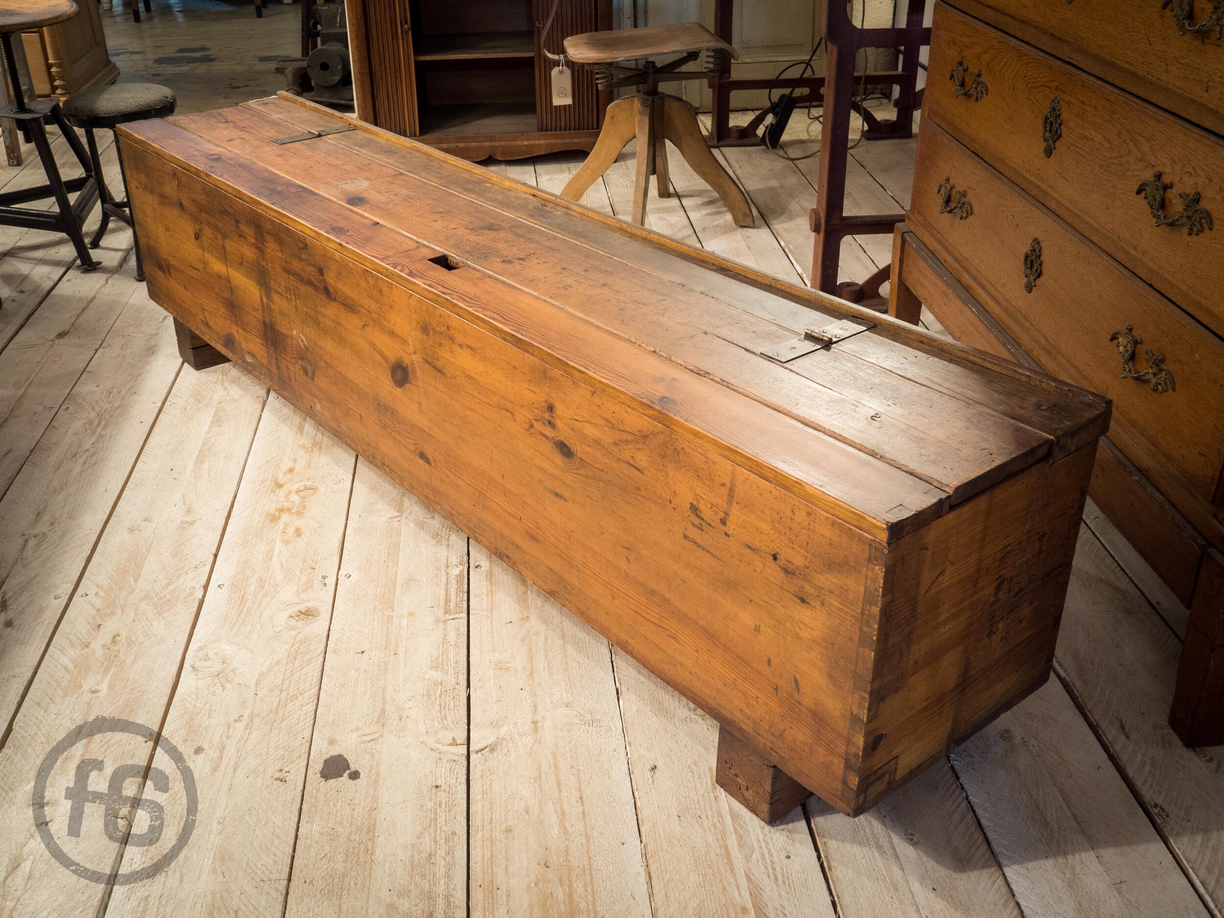Antike Truhenbank Kiefer