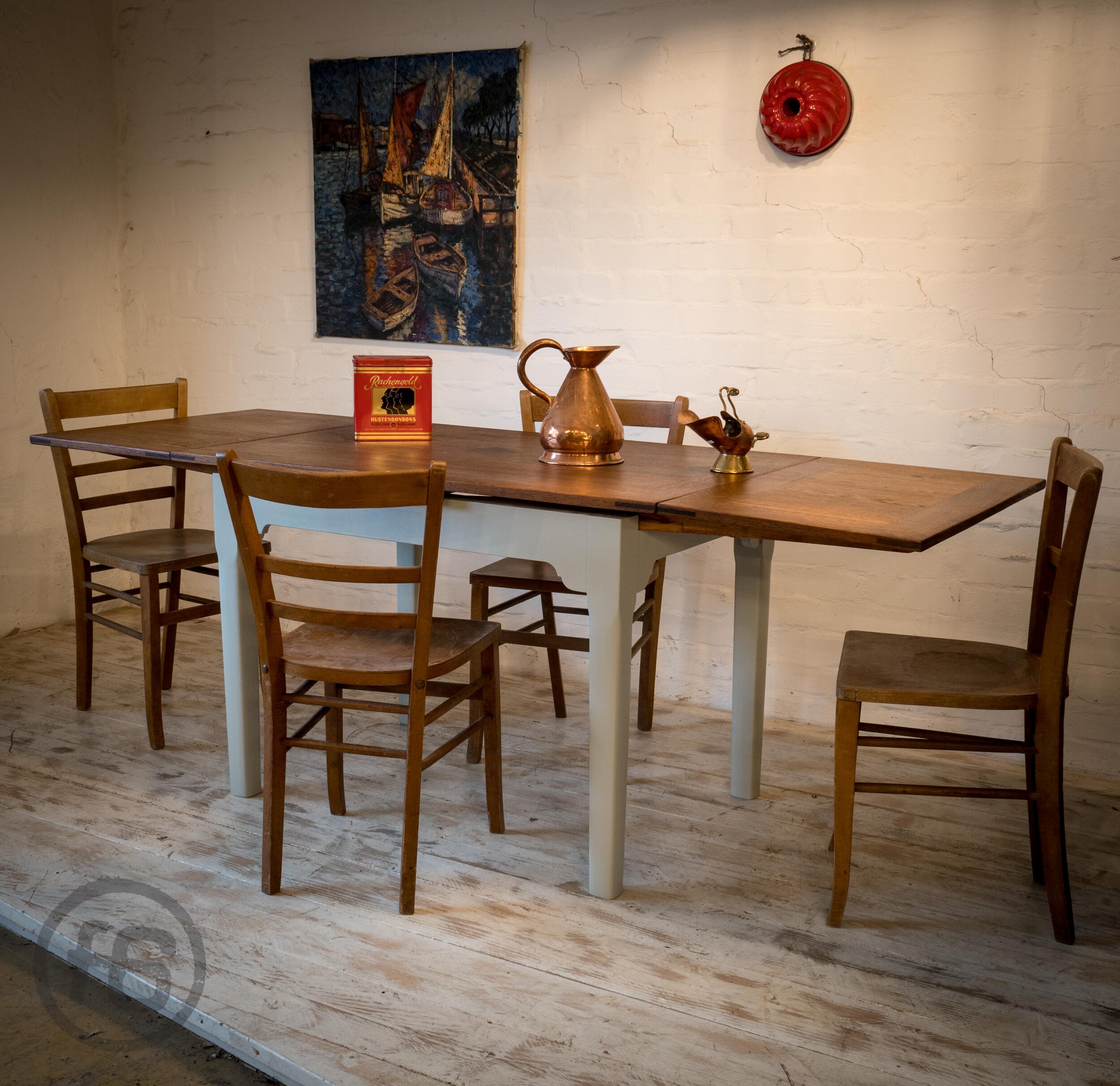 Antiker Eichentisch mit Ausziehplatten