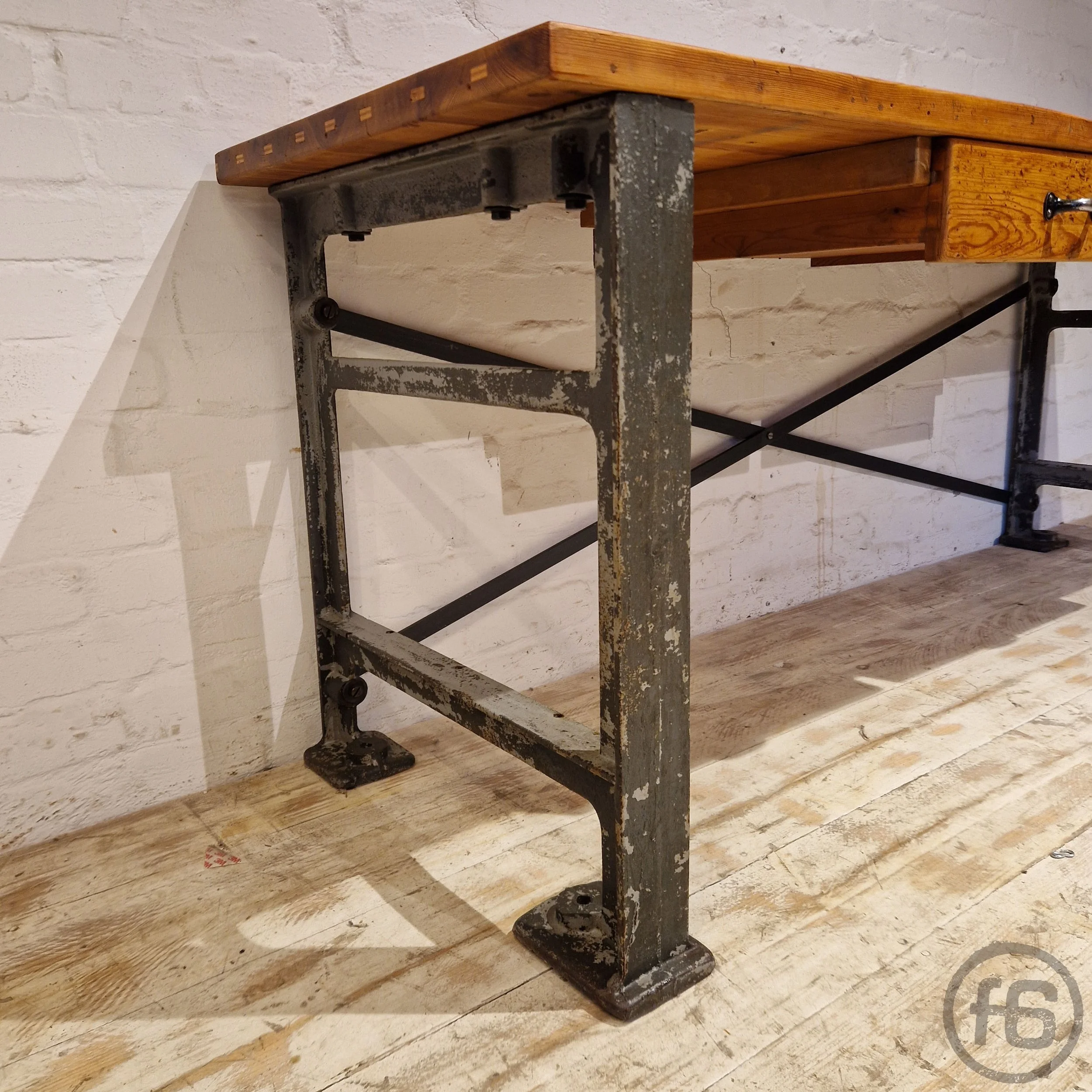 ART200 Industrial Werkbank-Schreibtisch 15.jpg