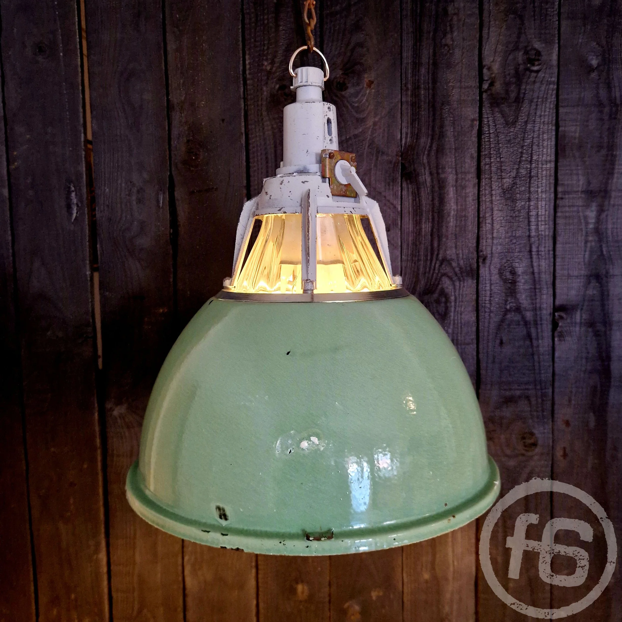 Industriallight sovjet light fabriklampe idustrielampe Pendelleuchte Esszimmer esstisch loft Gastronomie Industrial Inneneinrichtung