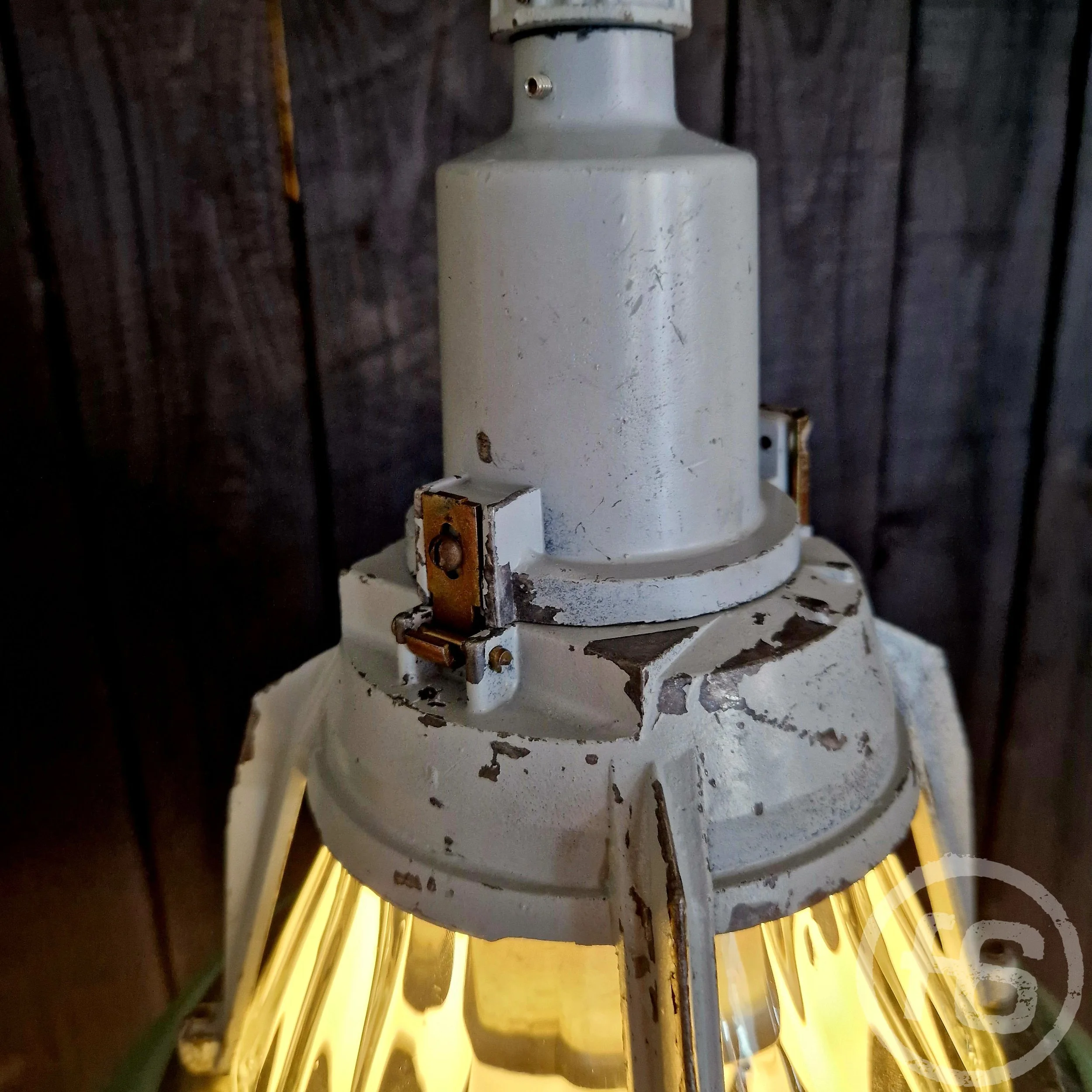 Industriallight sovjet light fabriklampe idustrielampe Pendelleuchte Esszimmer esstisch loft Gastronomie Industrial Inneneinrichtung