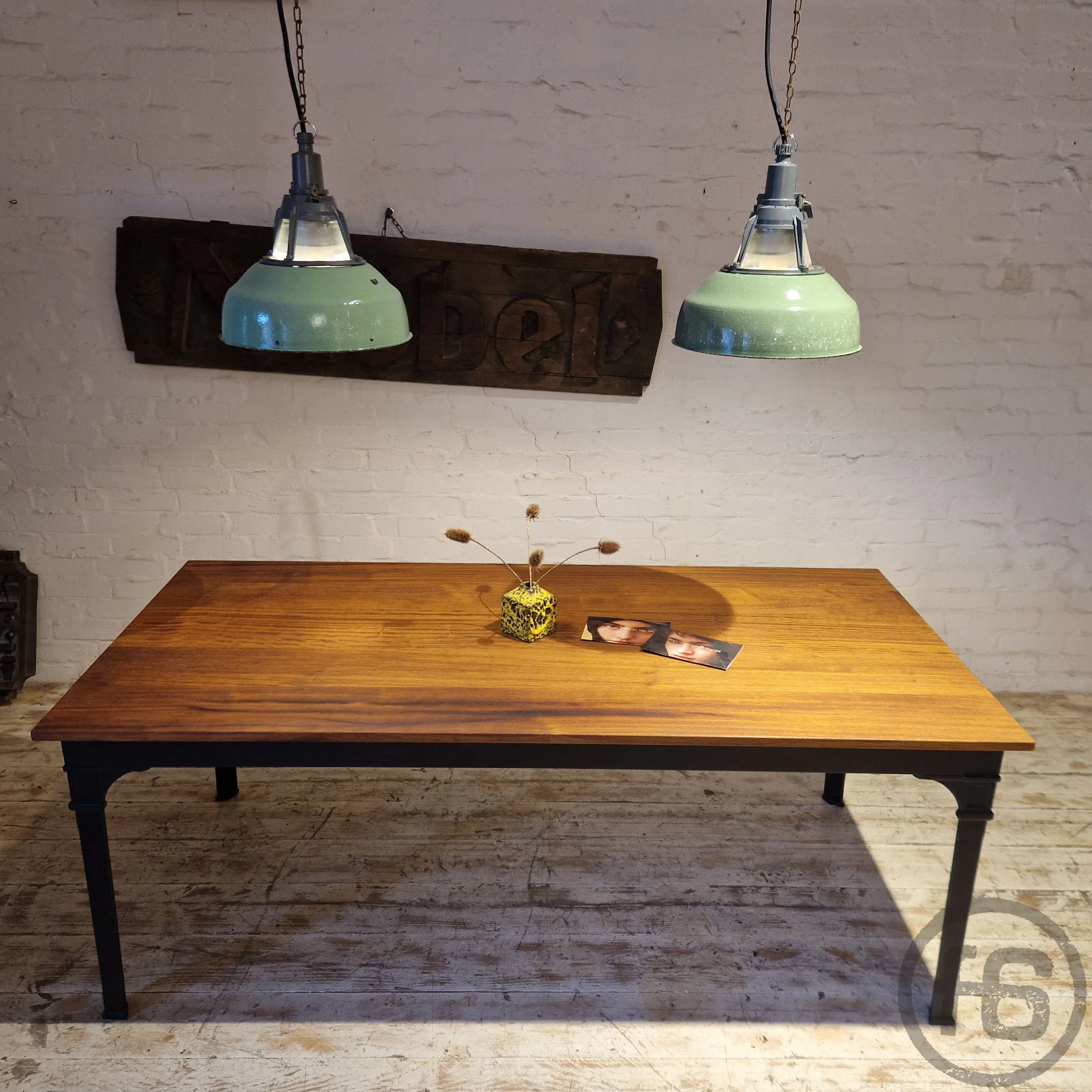Tisch tafel gesindetisch werkbank esstisch schreibtisch unikat vintage industrialtable industriestil Gusseisen antik Antiquitäten Konferenztisch bank sitzbank