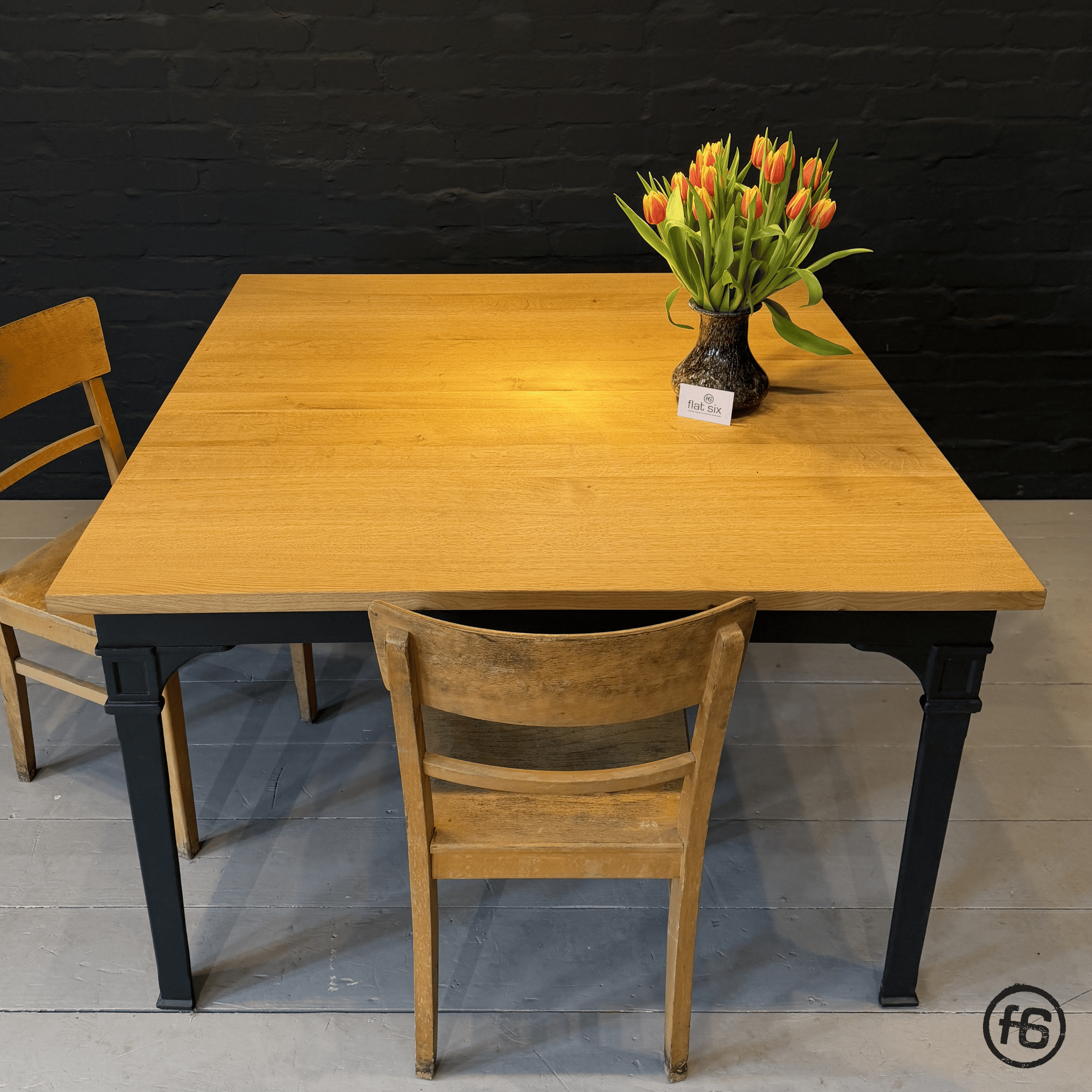 Telegrafen-Tisch quasratisch Eiche 5.png