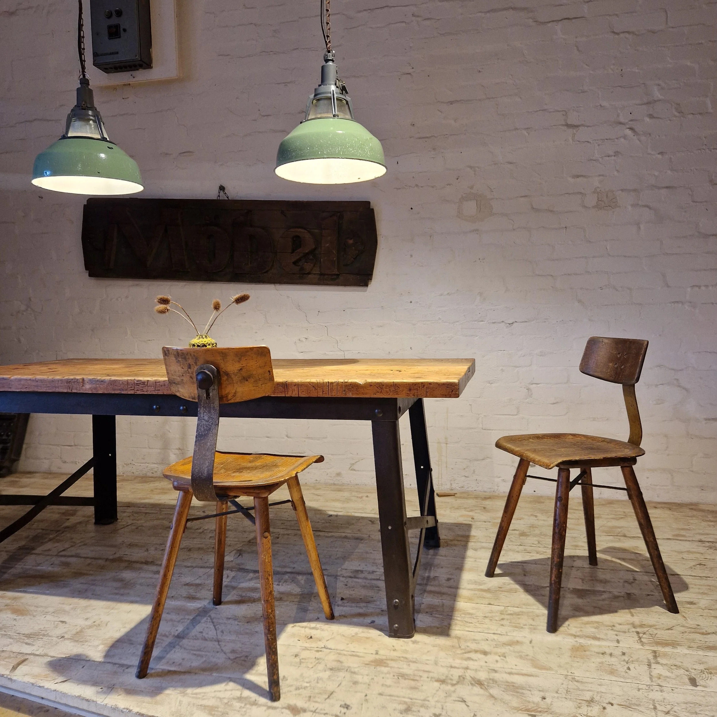 Tisch tafel gesindetisch werkbank esstisch schreibtisch unikat vintage industrialtable industriestil Gusseisen antik Antiquitäten Konferenztisch bank sitzbank