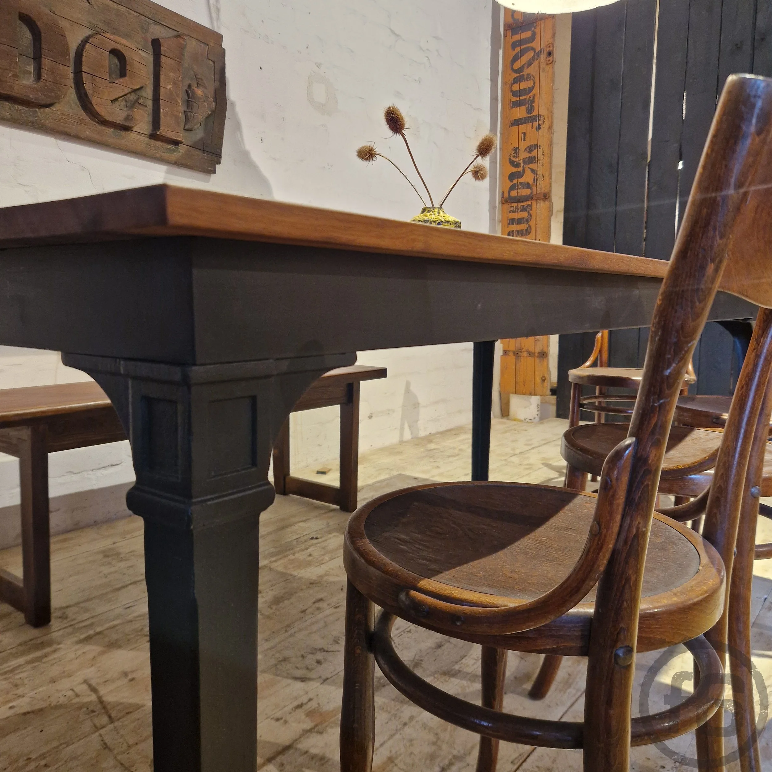 Tisch tafel gesindetisch werkbank esstisch schreibtisch unikat vintage industrialtable industriestil Gusseisen antik Antiquitäten Konferenztisch bank sitzbank