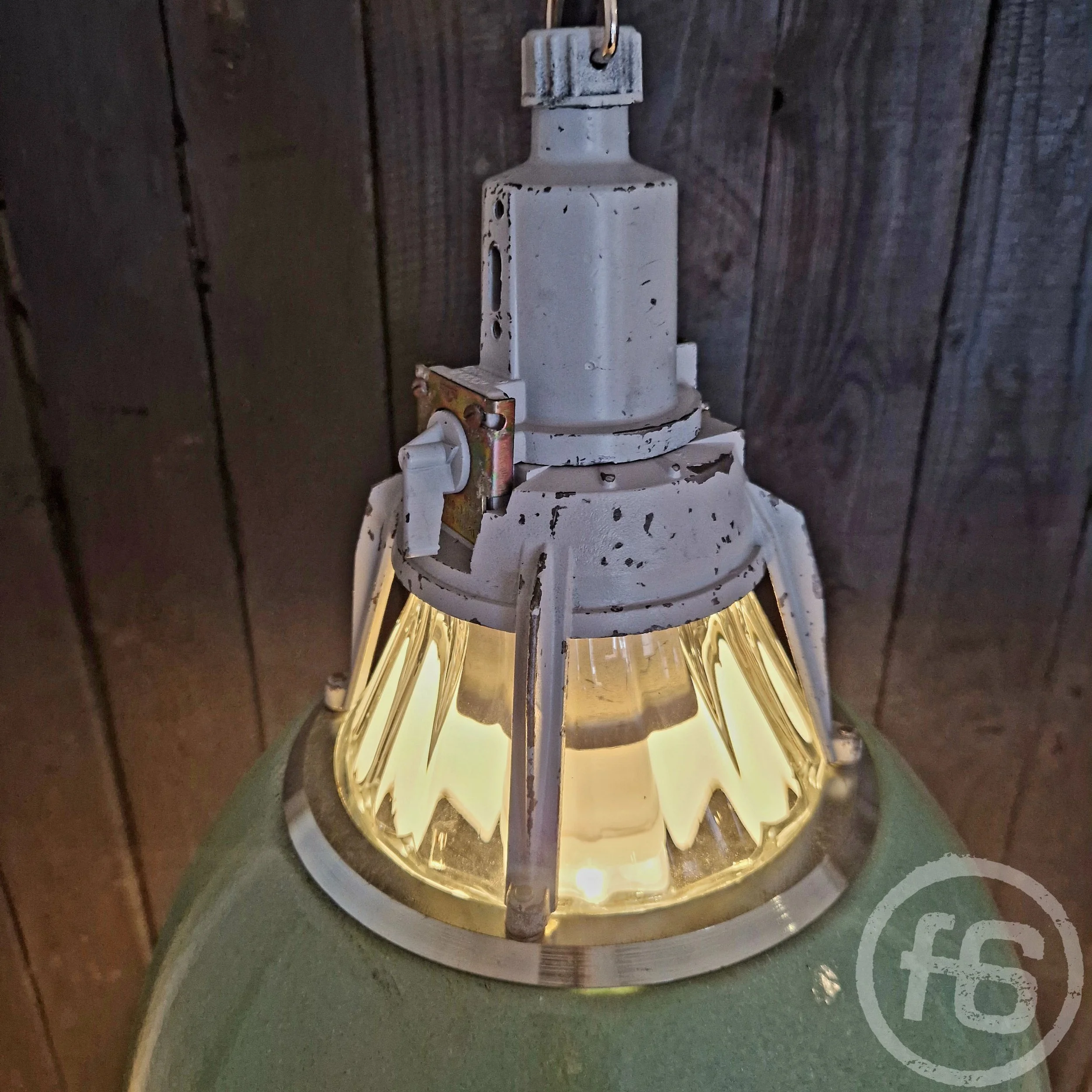 Industriallight sovjet light fabriklampe idustrielampe Pendelleuchte Esszimmer esstisch loft Gastronomie Industrial Inneneinrichtung